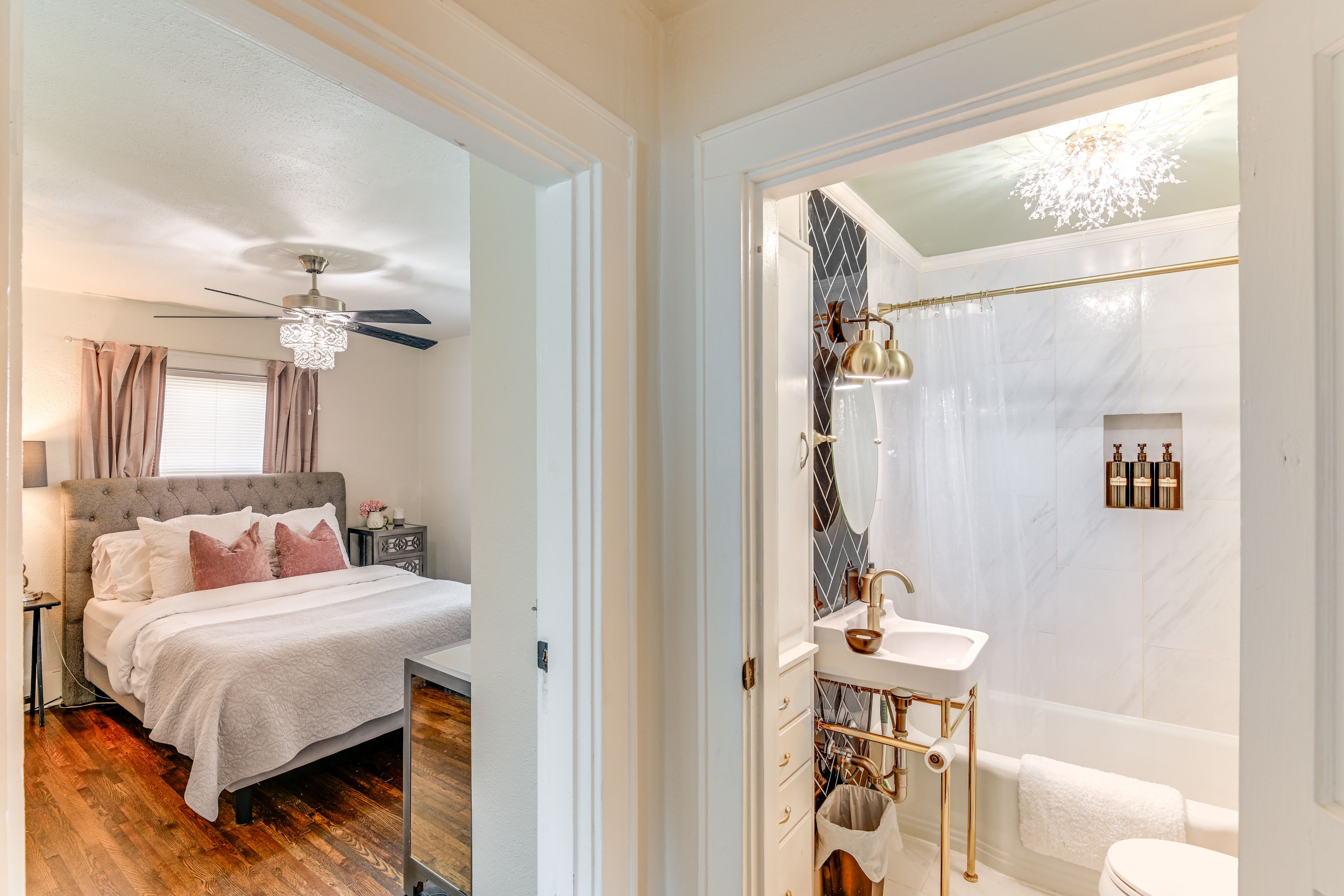 Full Bathroom | Complimentary Toiletries | Towels Provided