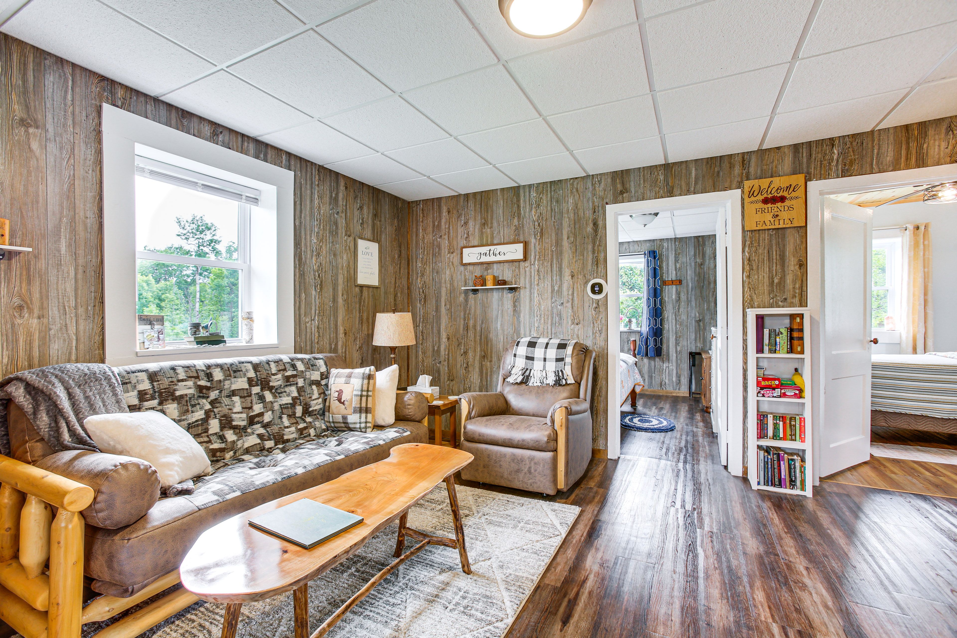 Living Room | Free WiFi