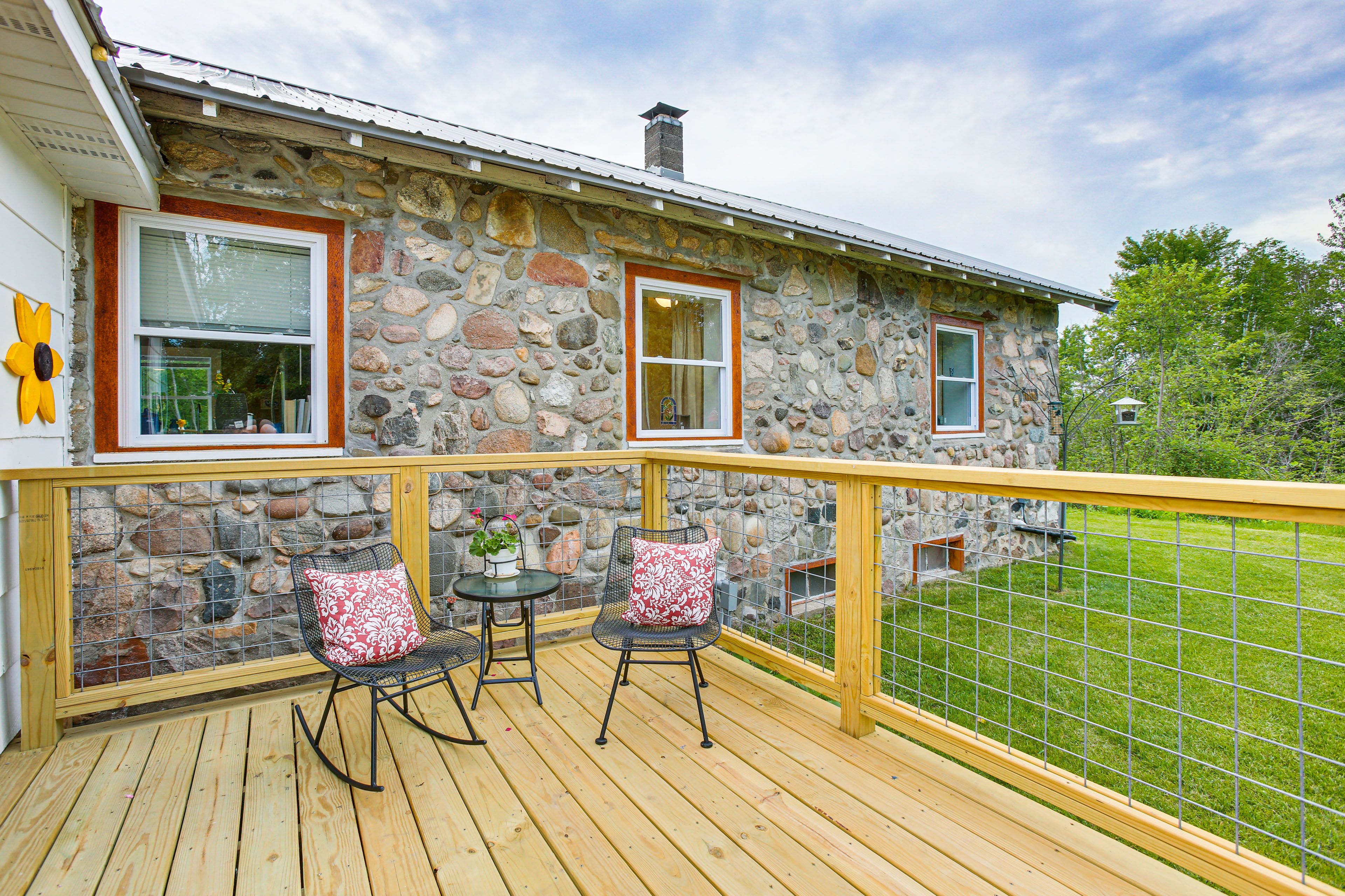 Deck | Single-Story Home
