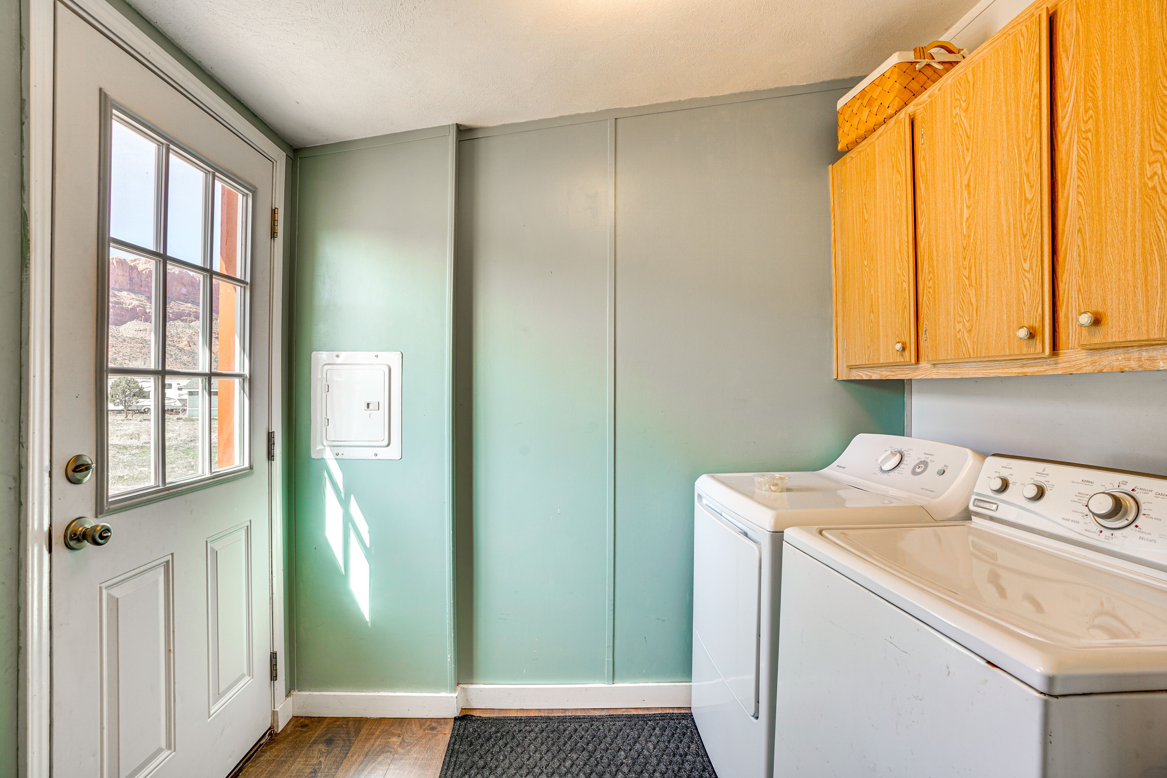 Laundry Room | Washer & Dryer | Detergent Provided