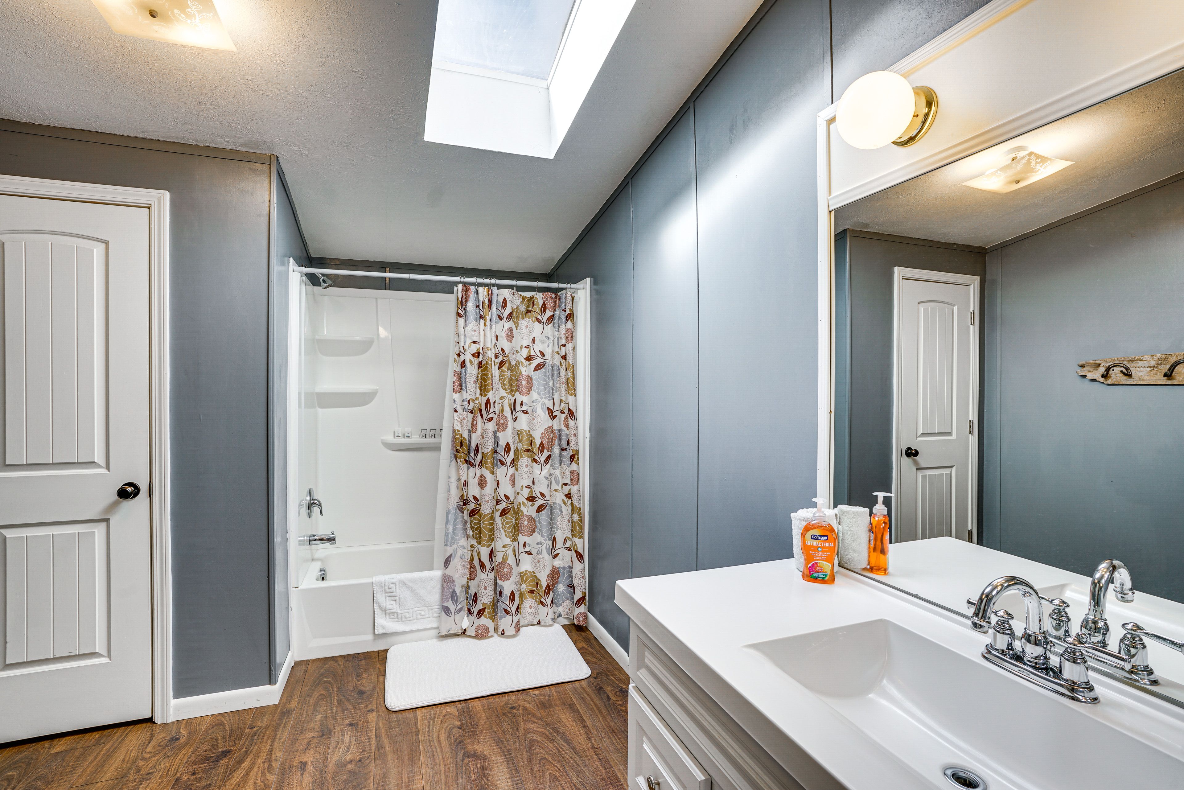En-Suite Bathroom | Access via Bedroom 1 | Complimentary Toiletries | Hair Dryer