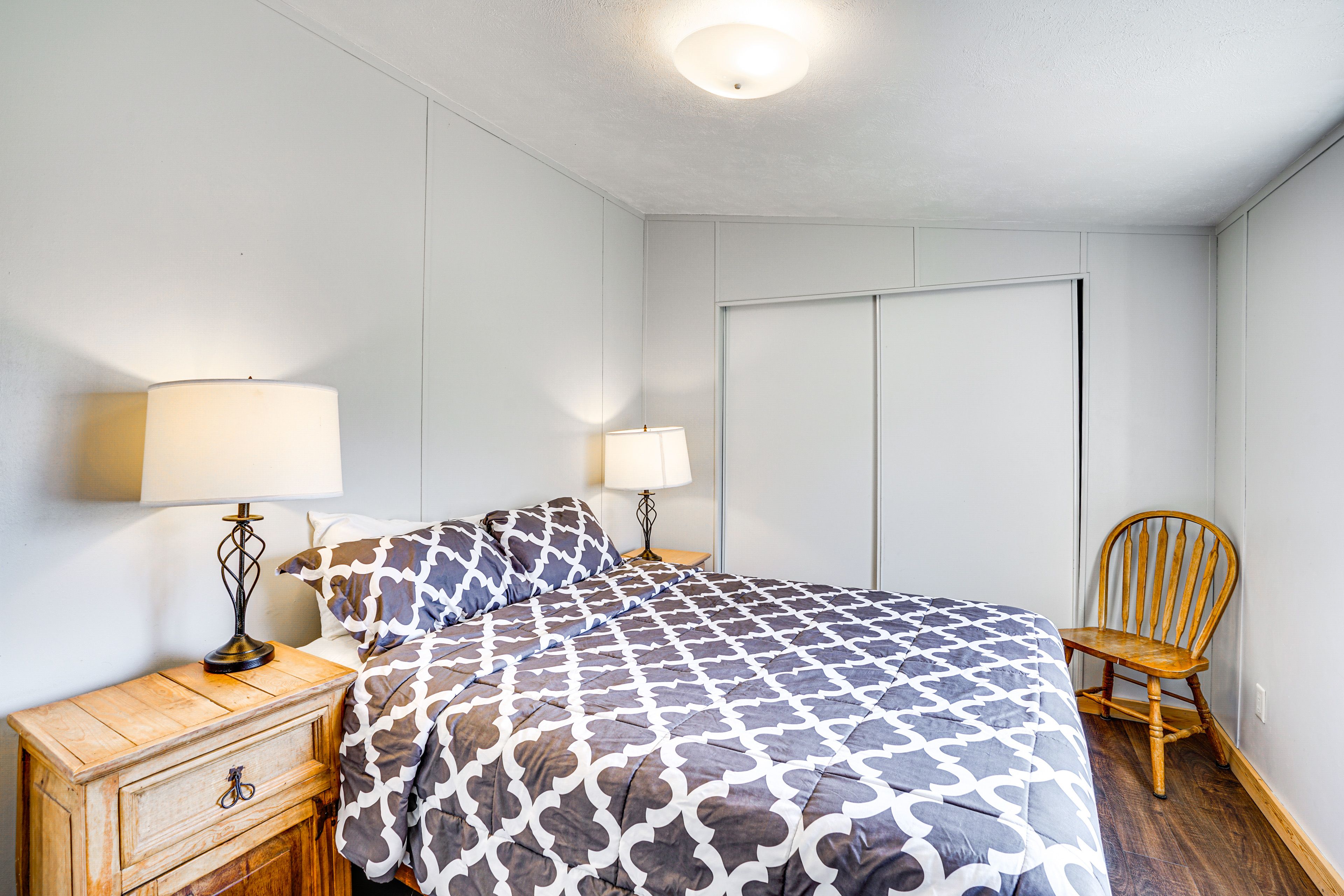 Bedroom 2 | Queen Bed | Board Games