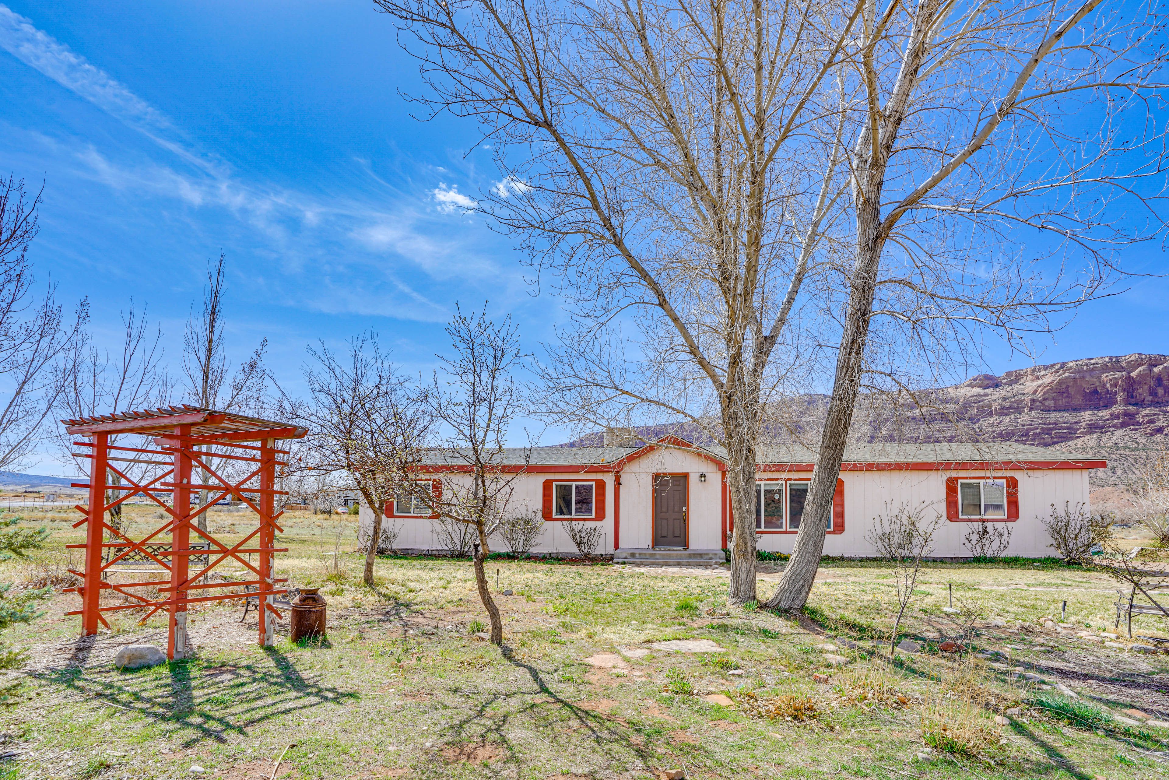 Front Yard | Additional Outdoor Seating
