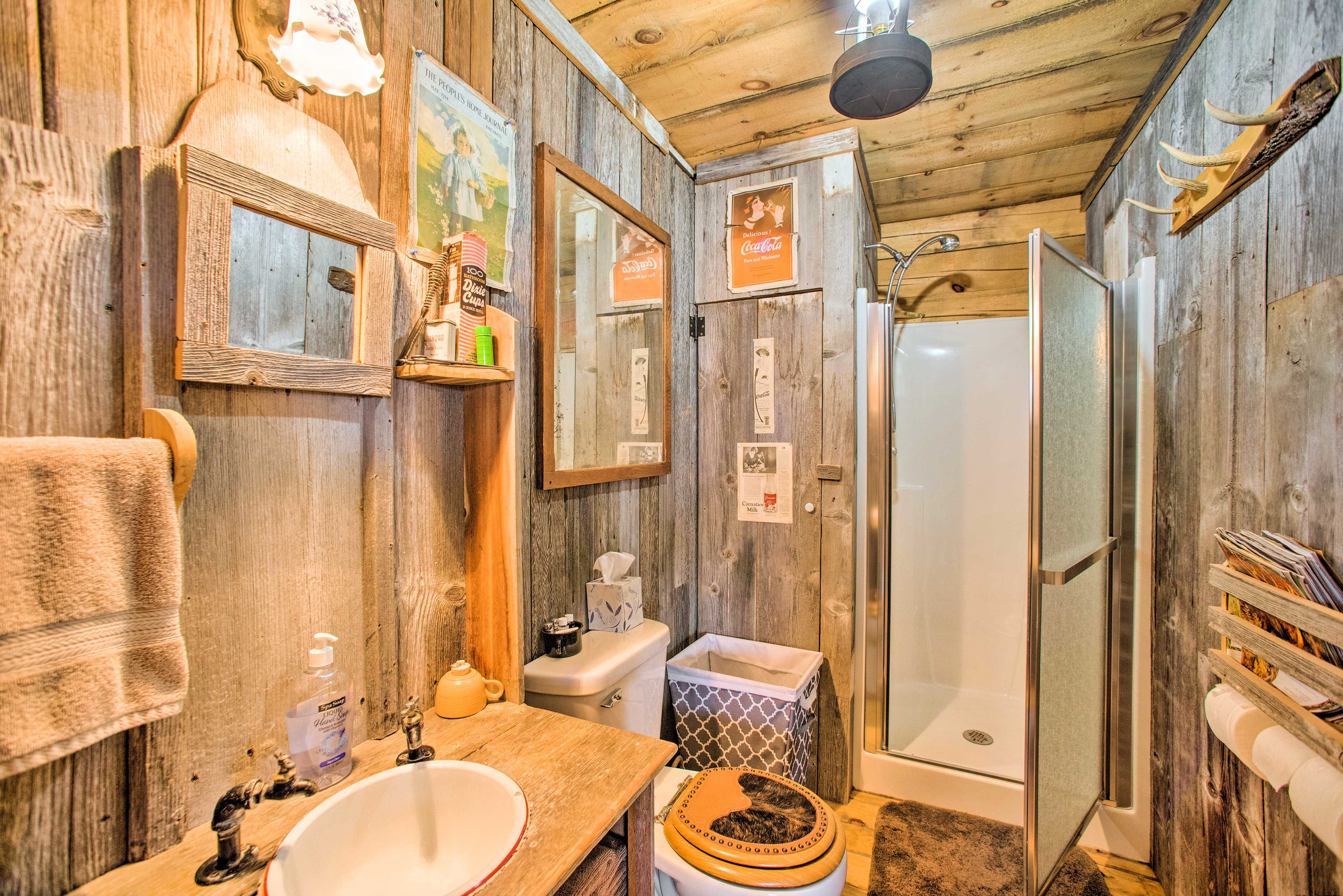 Bathroom | Walk-In Shower | Towels Provided