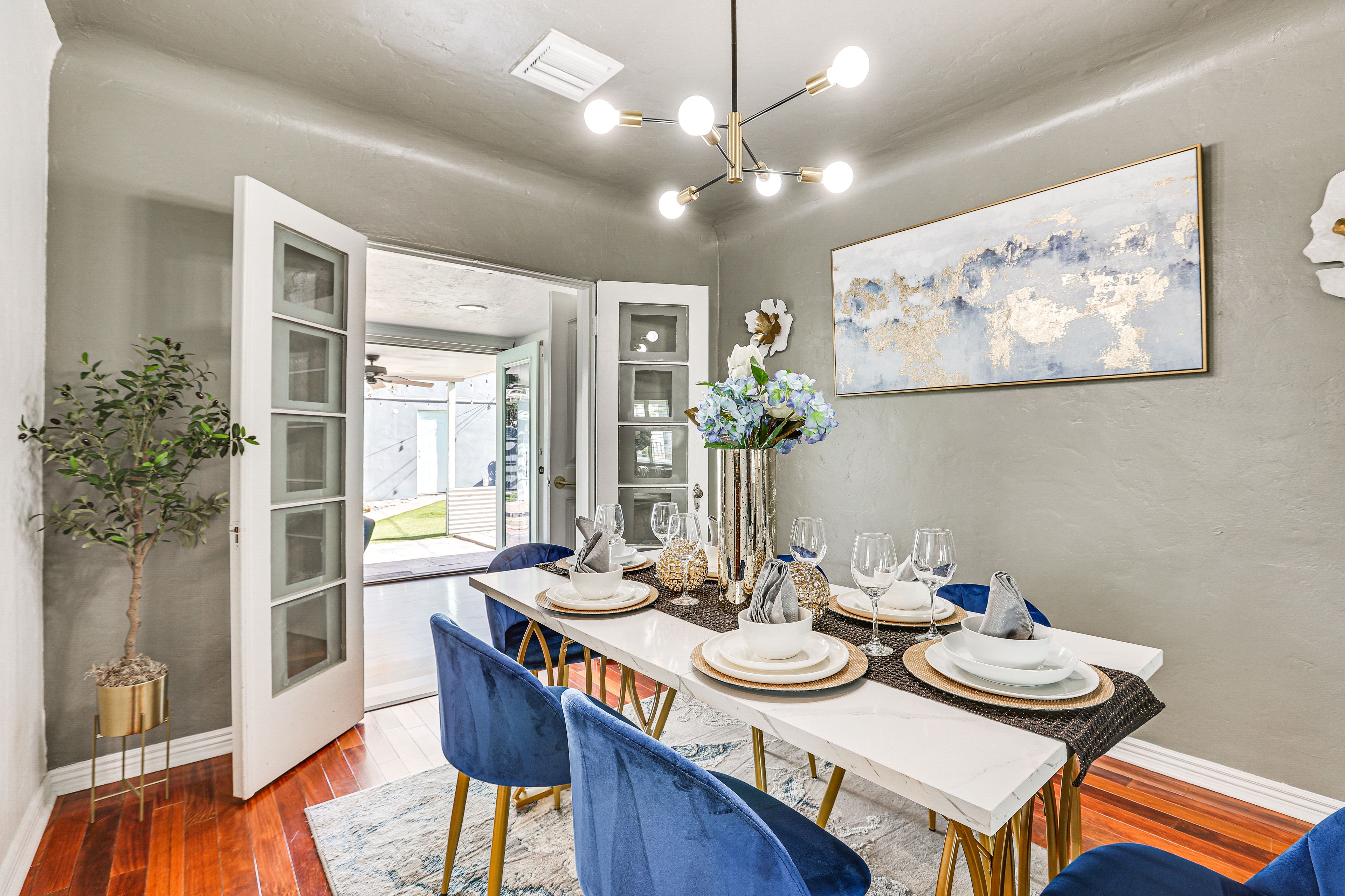 Dining Area | Dishware & Flatware
