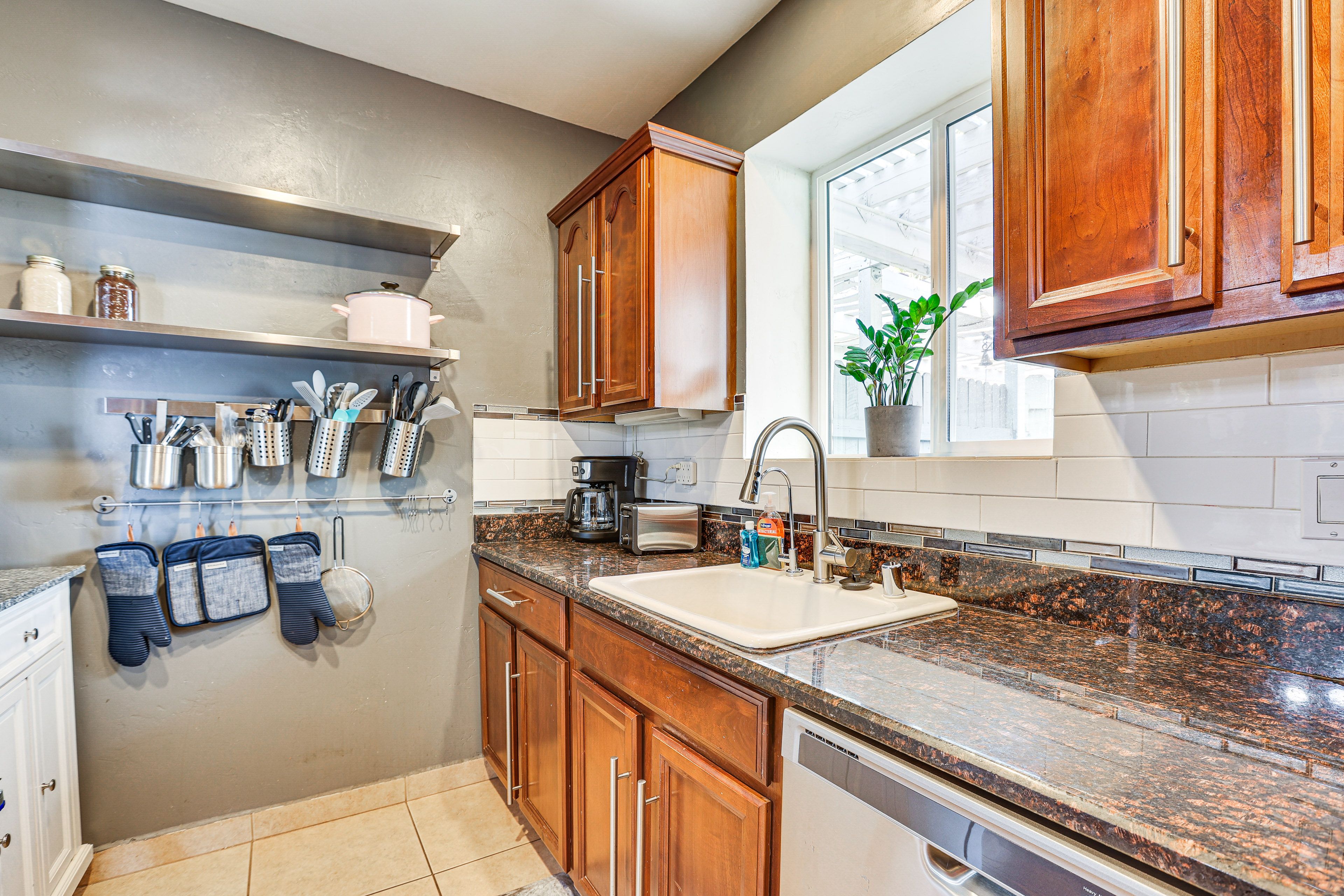 Kitchen | Drip Coffee Maker | Blender | Toaster