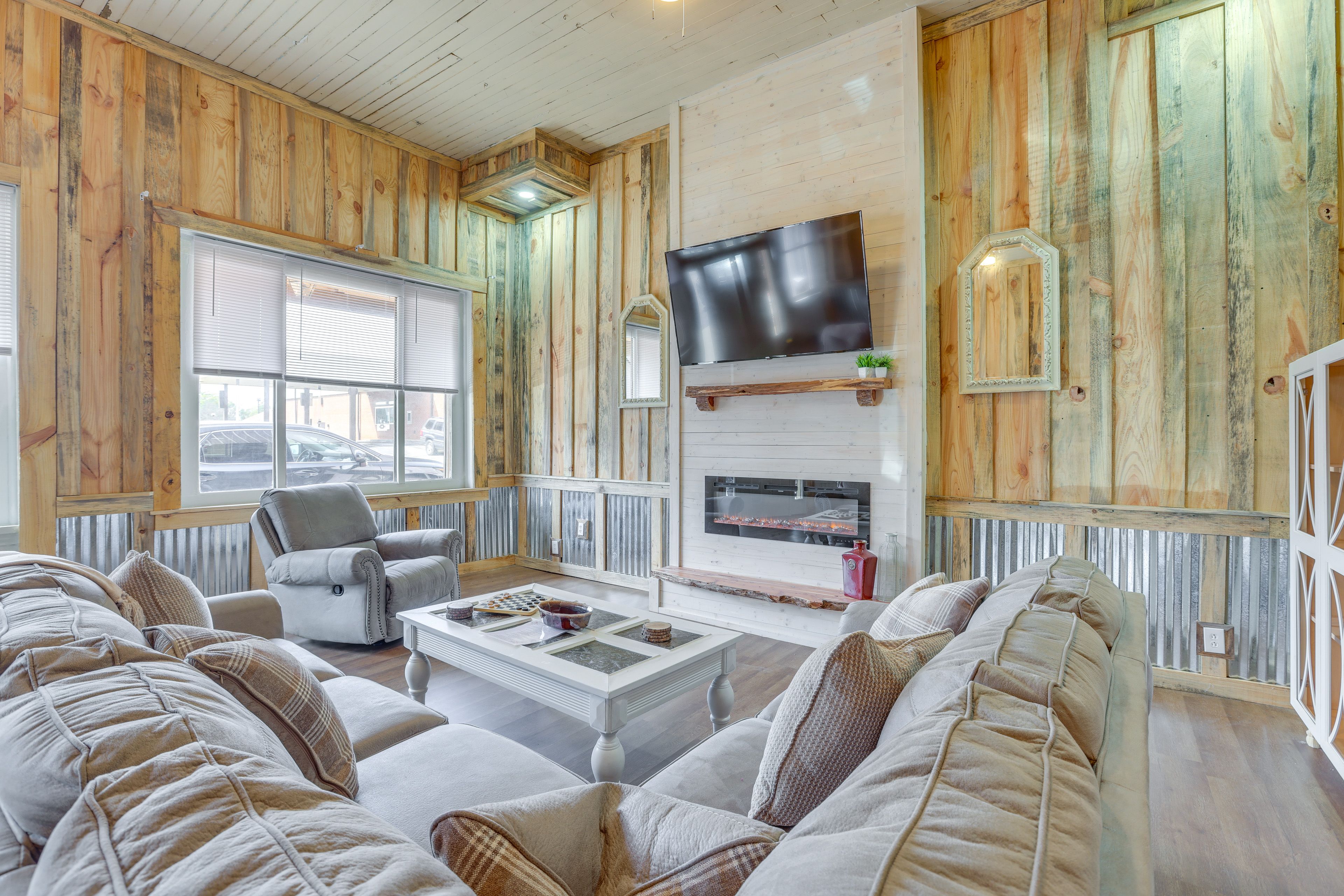 Lineville Vacation Rental | 1BR | 2BA | 1,600 Sq Ft | Step-Free Access