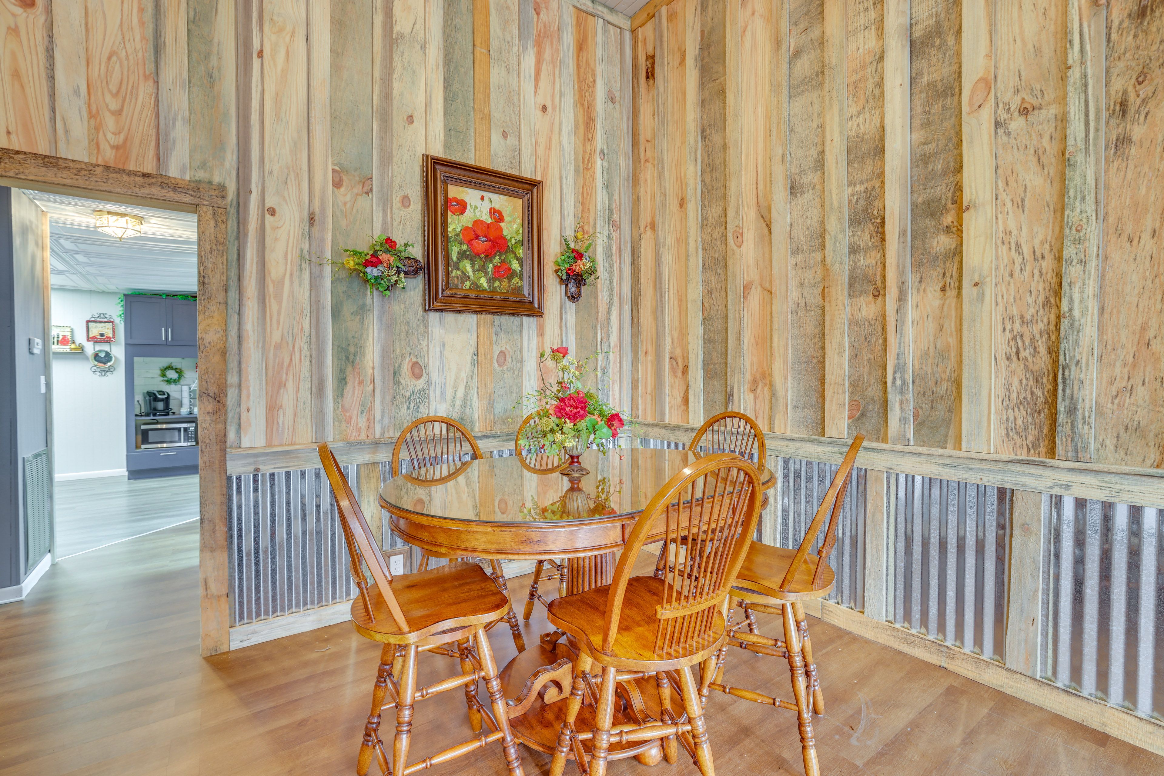 Dining Area | Dishware & Flatware Provided | Central A/C & Heat