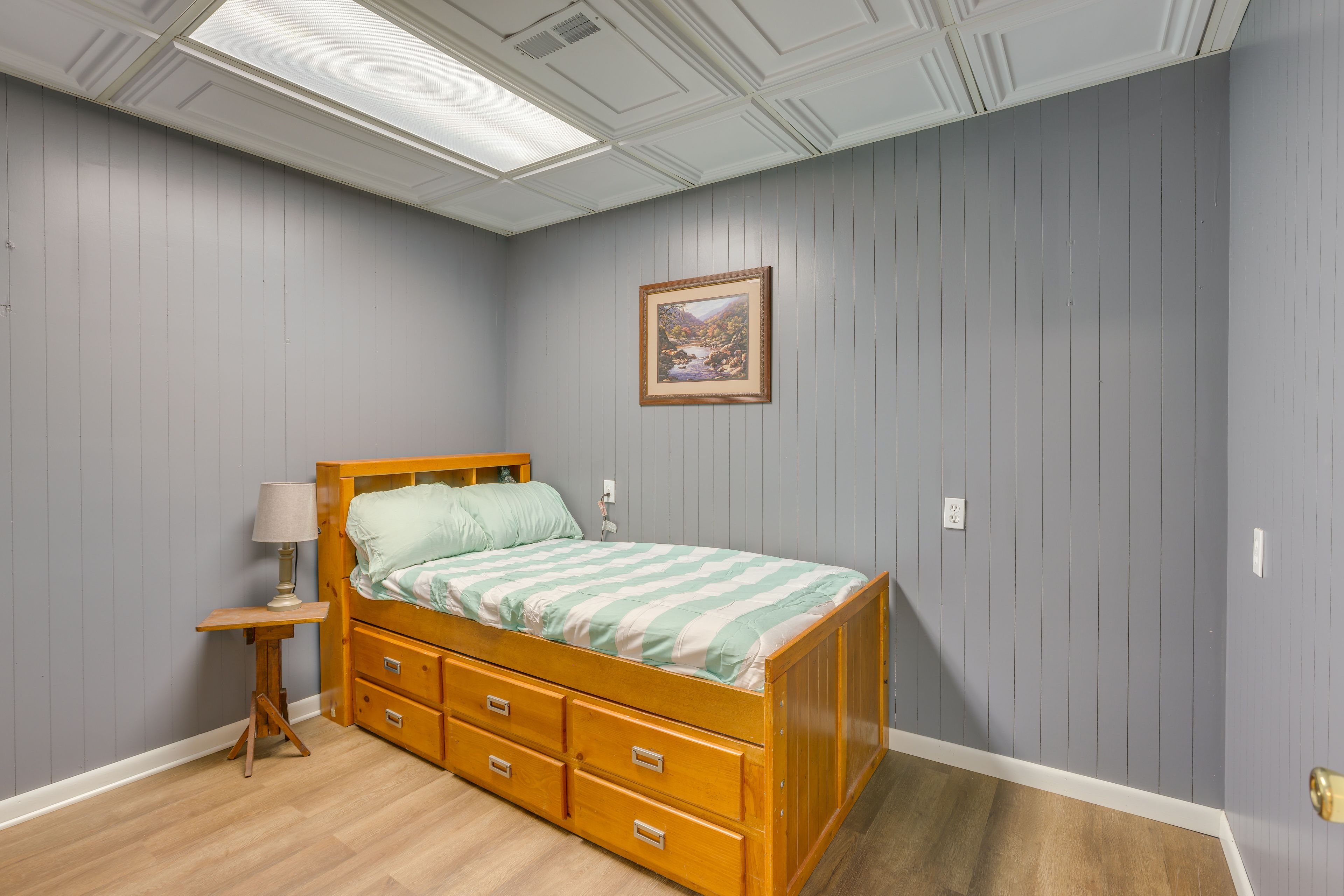 Bonus Room 2 | Twin Bed w/ Twin Trundle