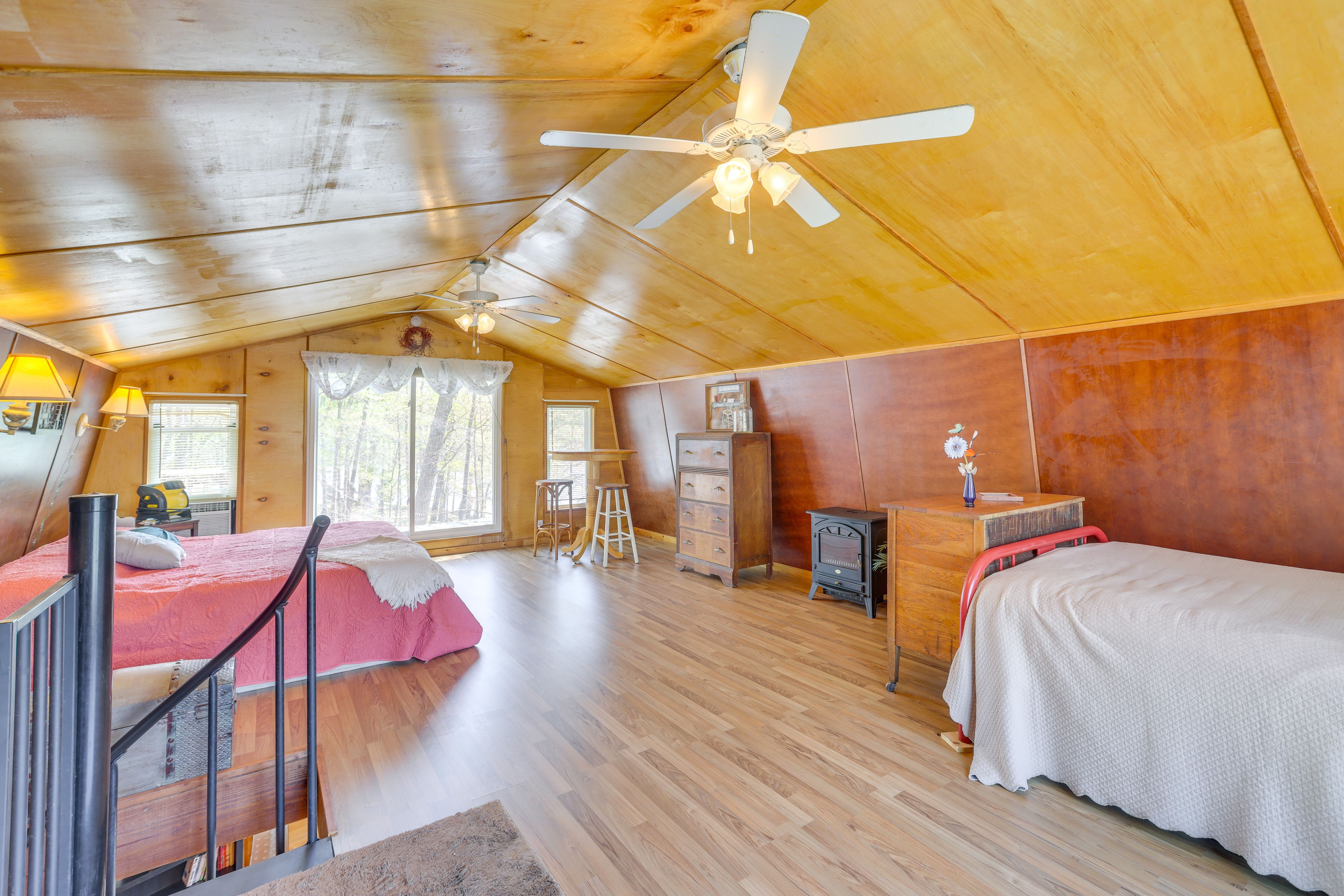 Bedroom (Loft) | Full Bed | Linens Provided | 2nd Floor