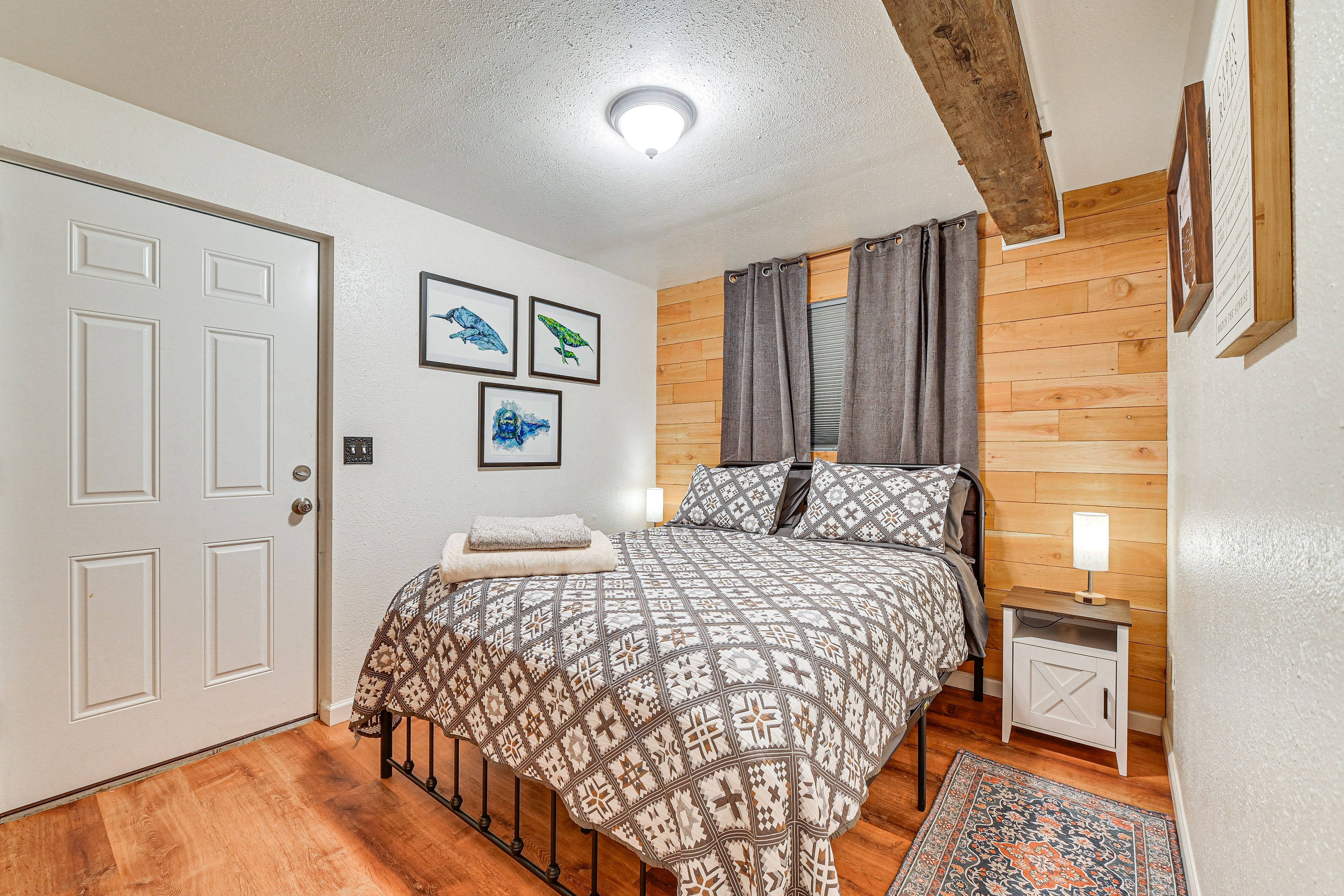 Bedroom 1 | Queen Bed | 2nd Floor | Stairs Required