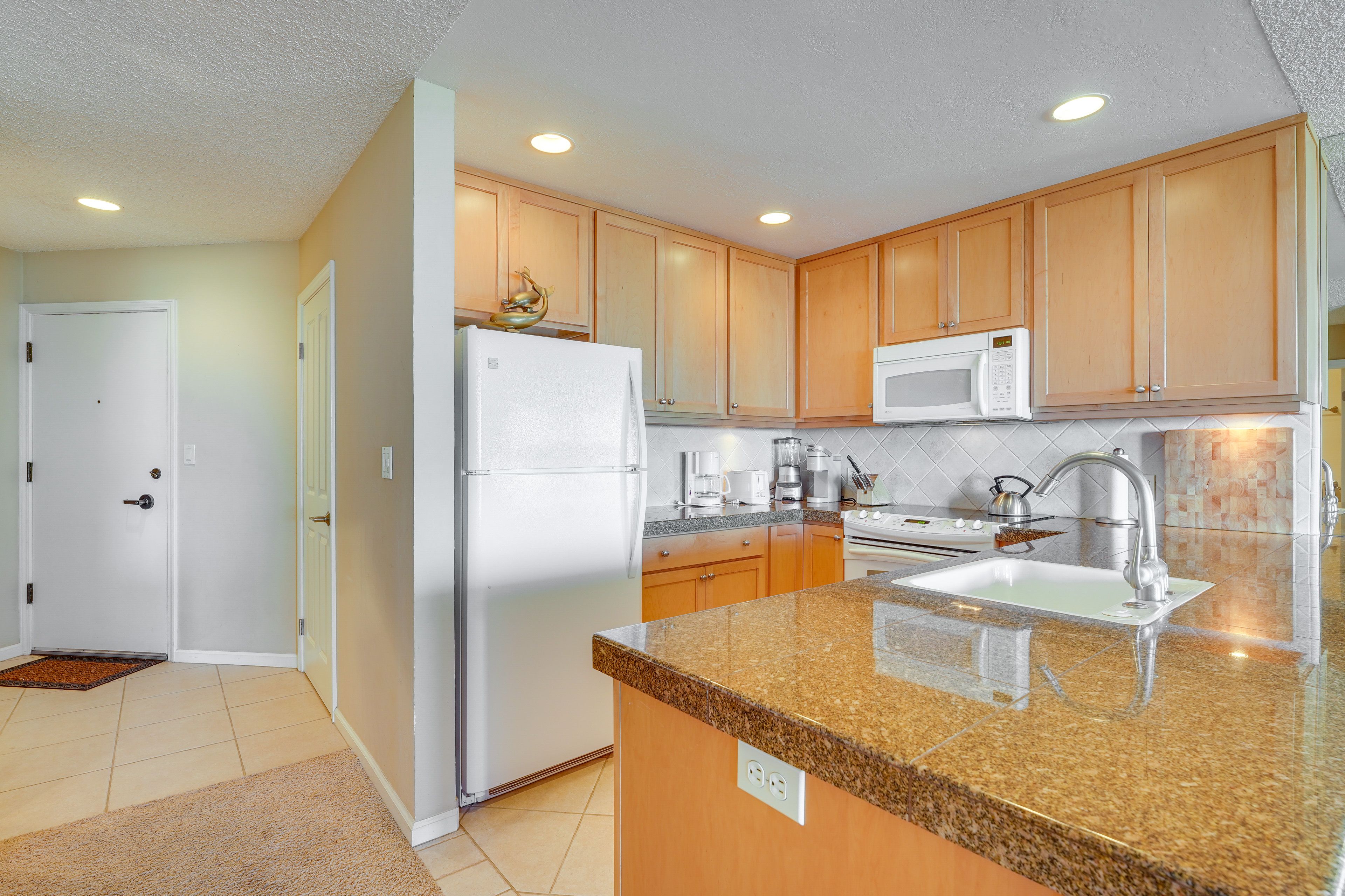 Kitchen | Drip & Keurig Coffee Makers | Blender | Toaster | Dishwasher