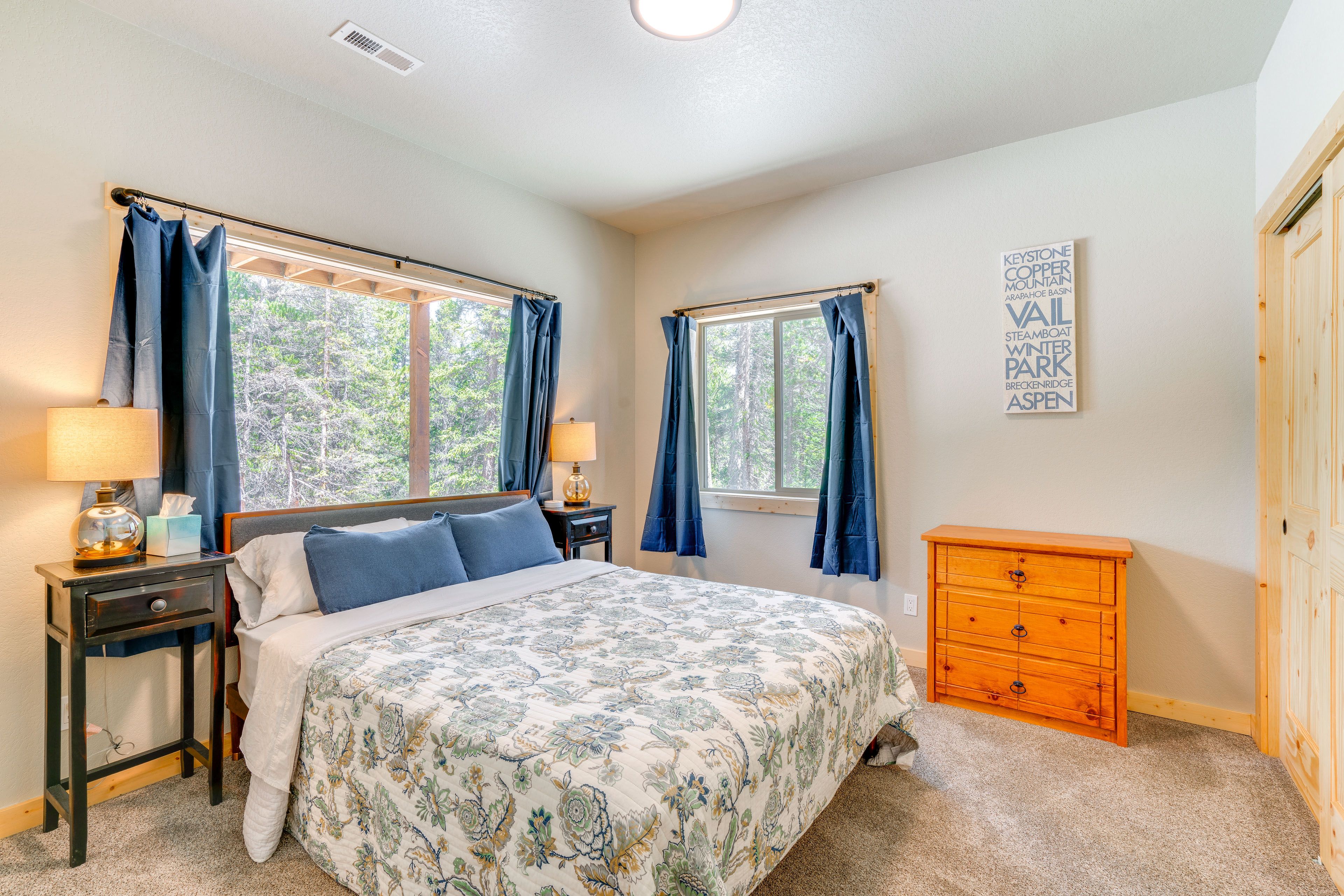 Bedroom 2 | Queen Bed | 1st Floor