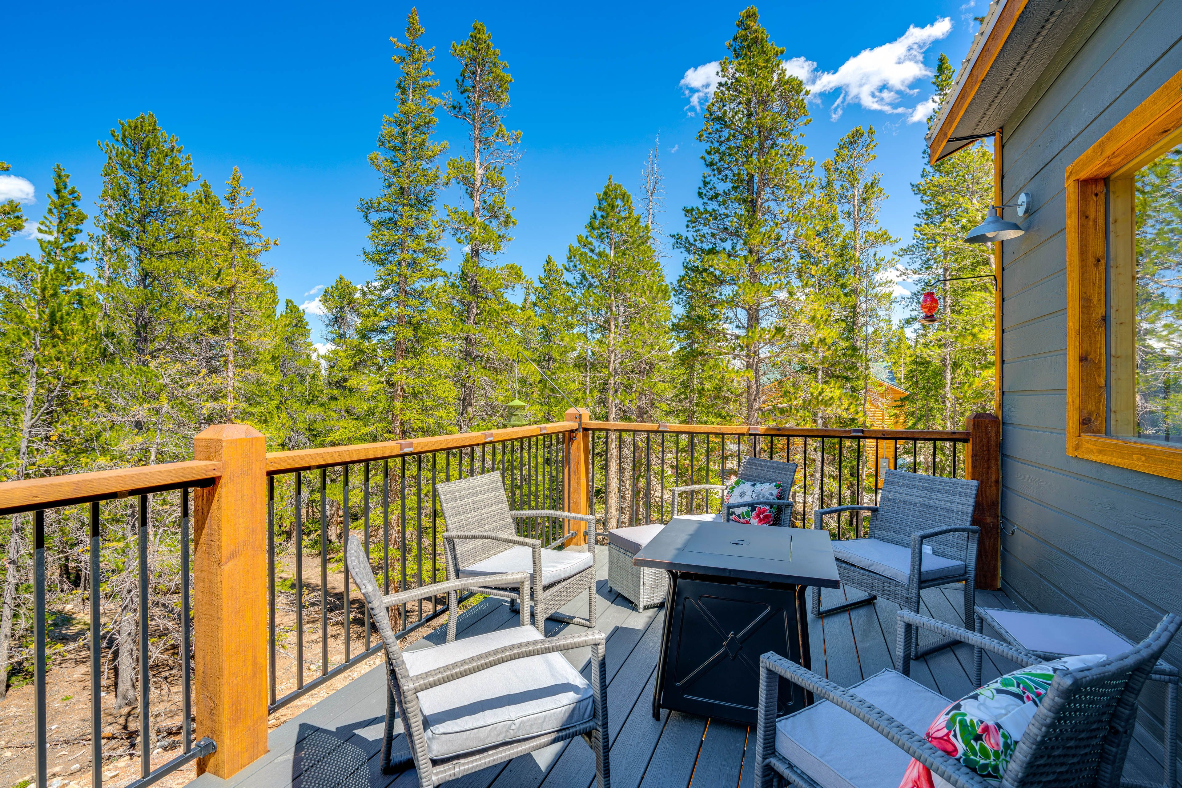 Furnished Deck