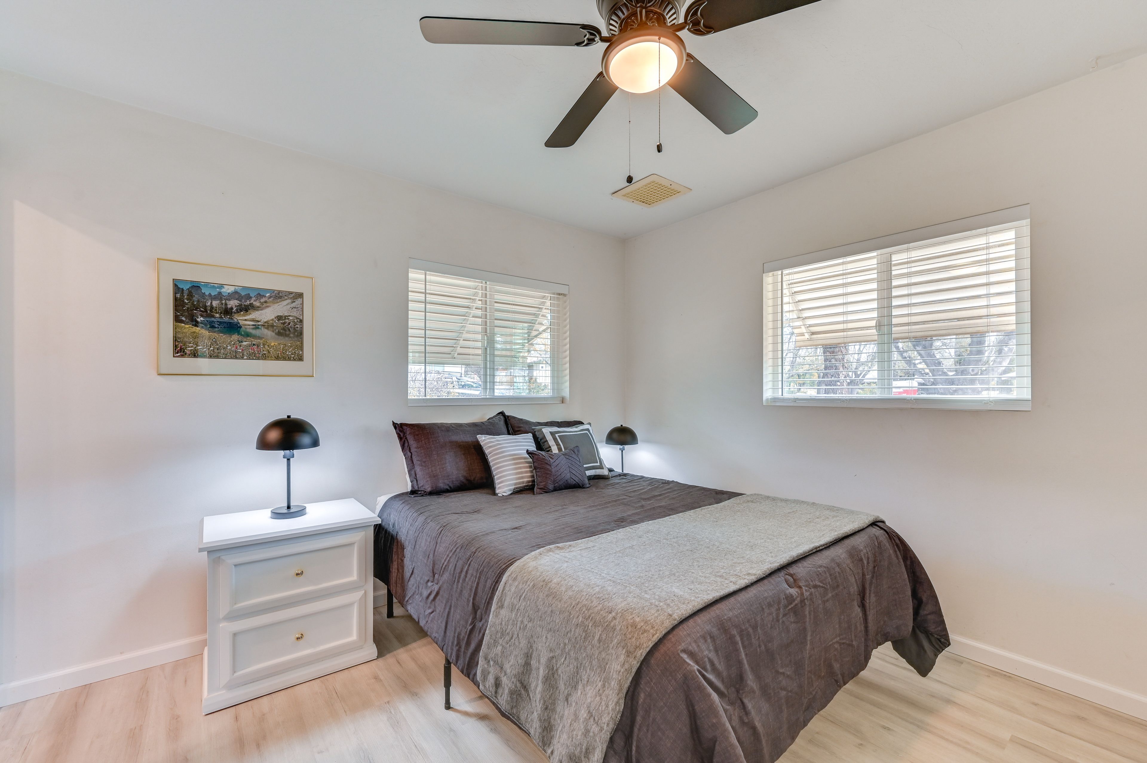 Bedroom 2 | Queen Bed