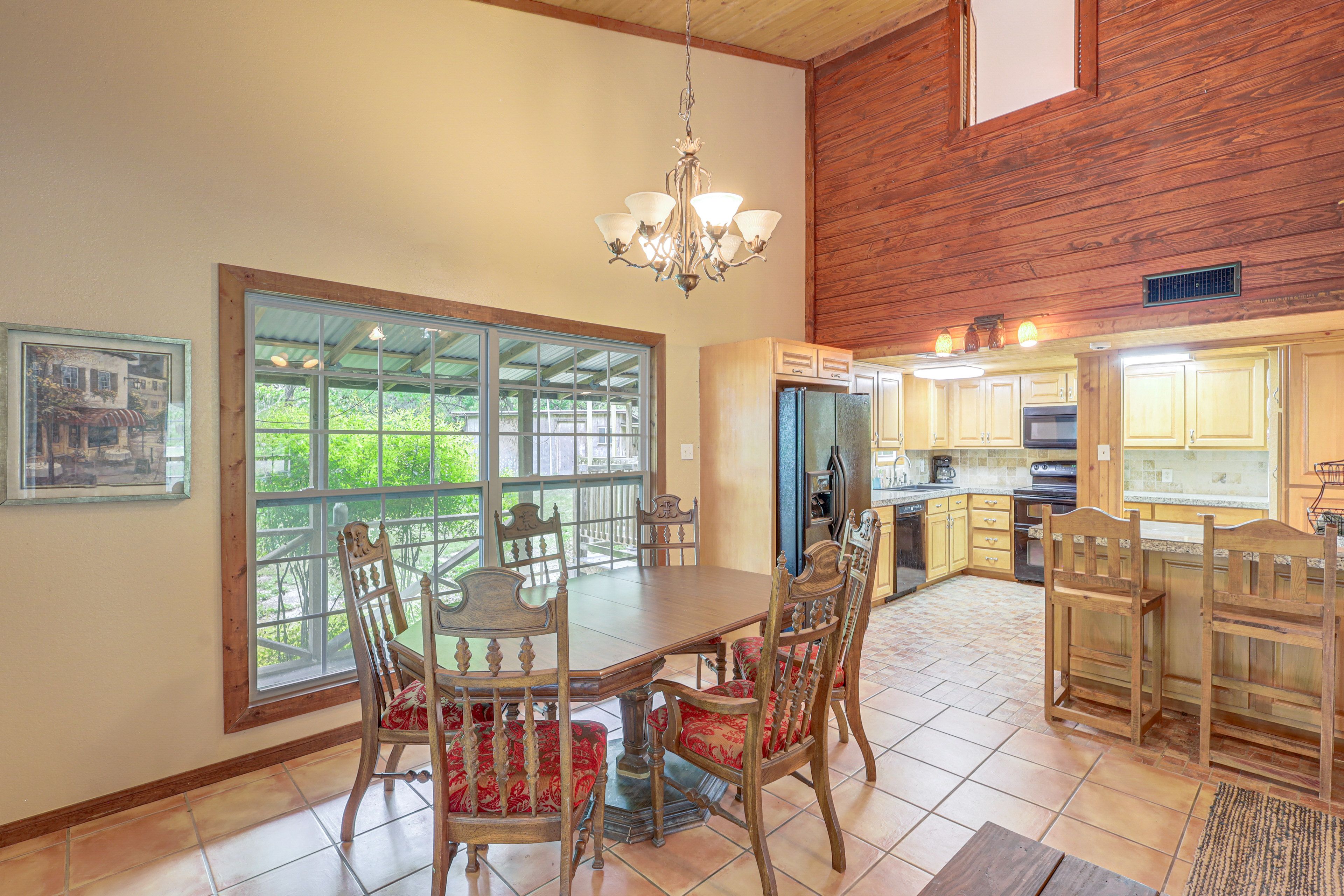 Dining Area | 1st Floor