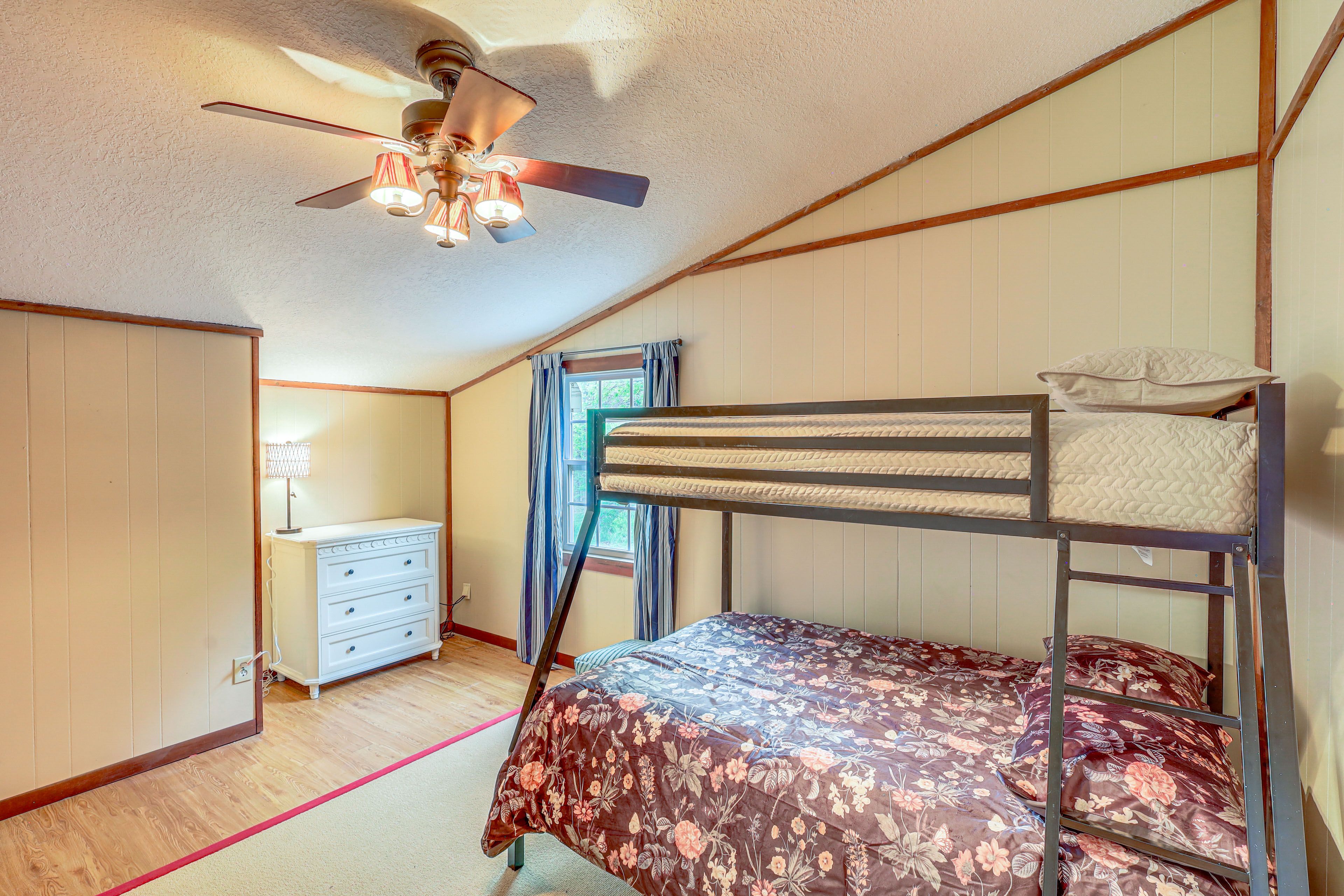 Bedroom 3 | Twin/Full Bunk Bed | 2nd Floor
