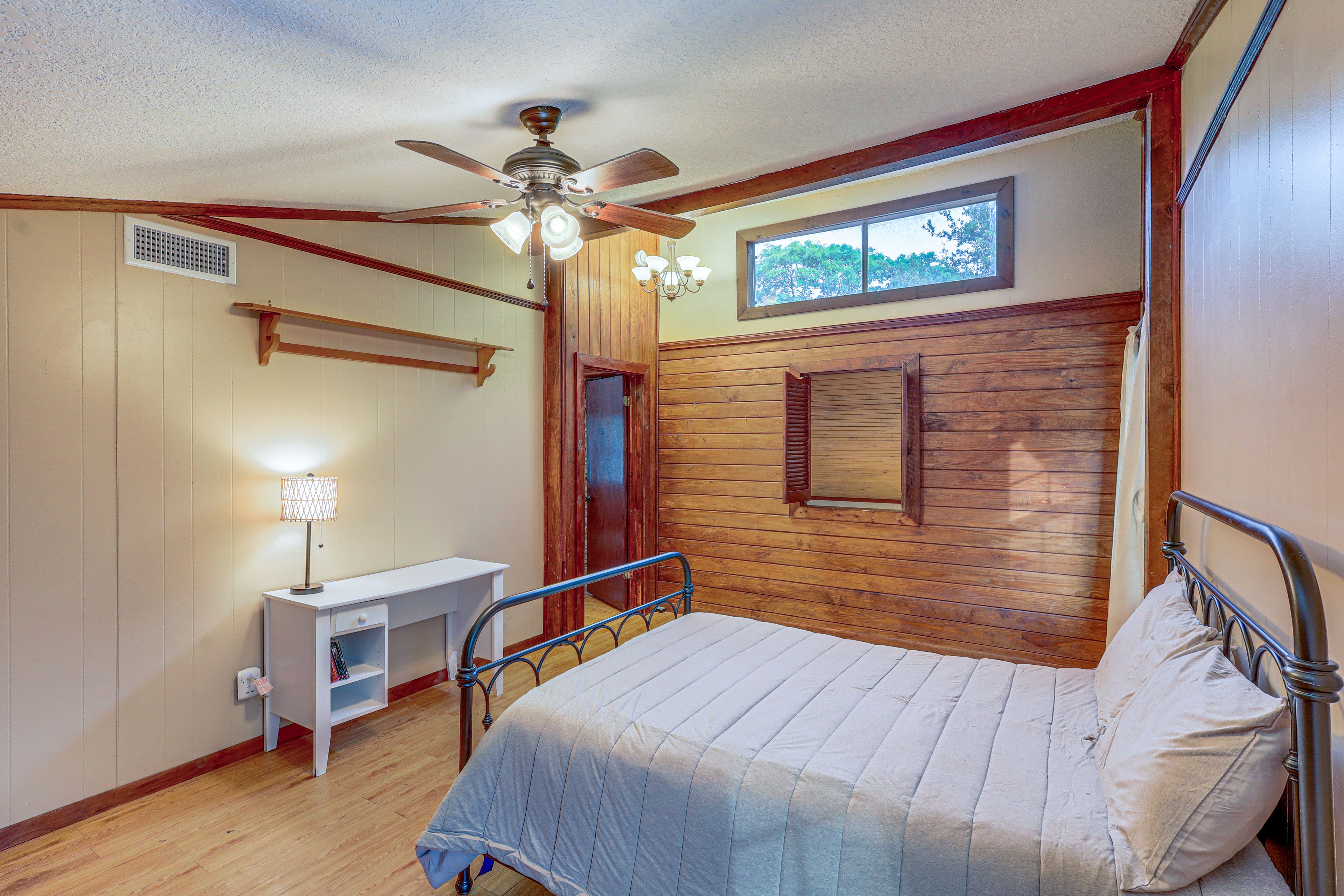 Bedroom 2 | Full Bed | 2nd Floor