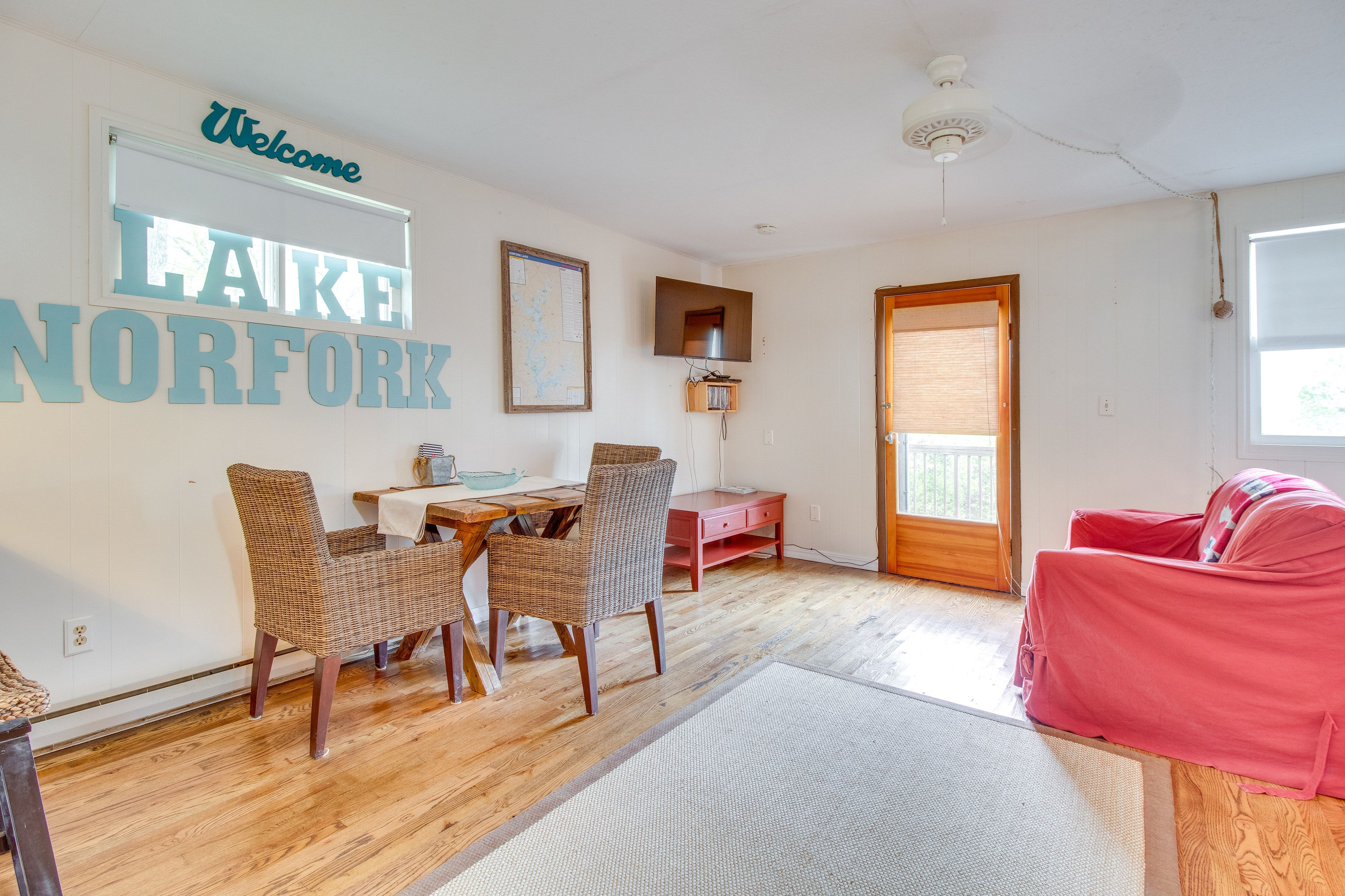 Studio | Free WiFi | Smart TV | 2 Queen Beds | Linens Provided