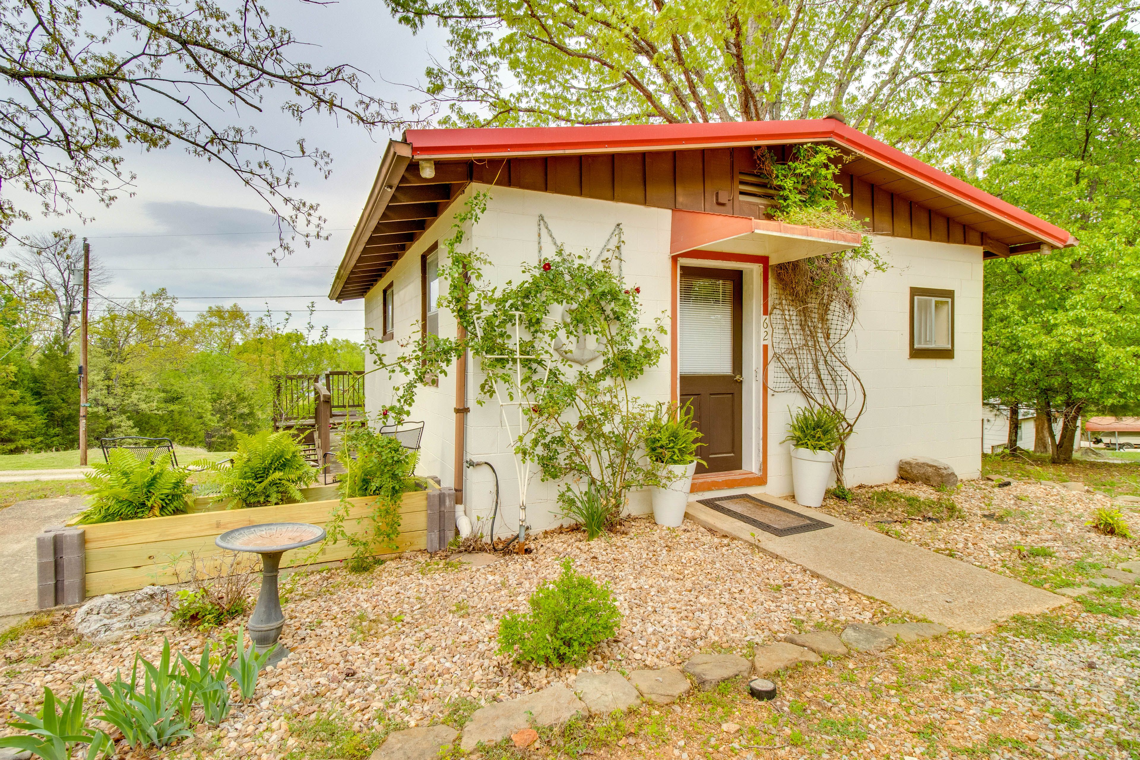 Elizabeth Vacation Rental | Studio | 1BA | 560 Sq Ft | 1 Step to Access