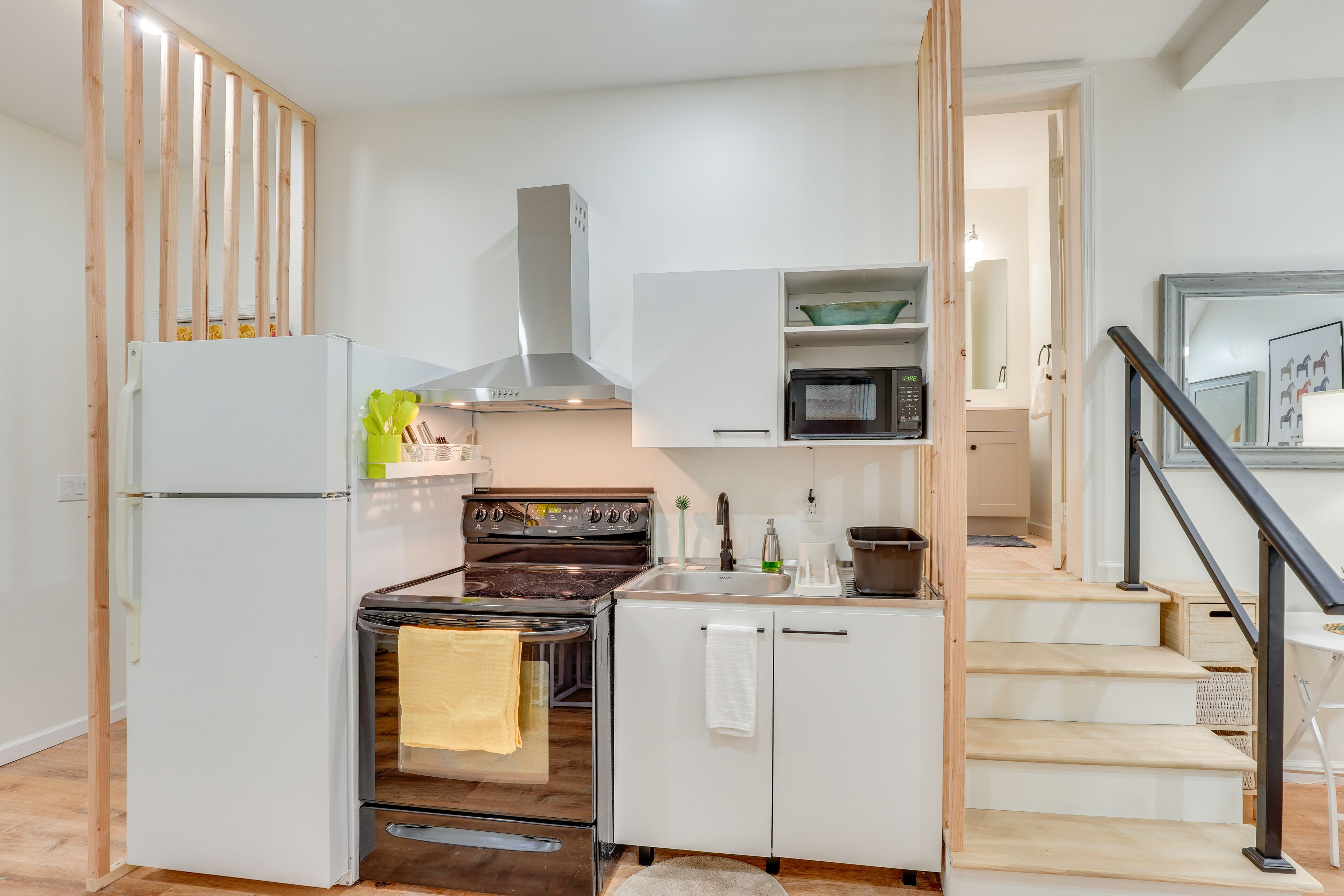 Kitchenette | 1st Floor | Trash Bags & Paper Towels