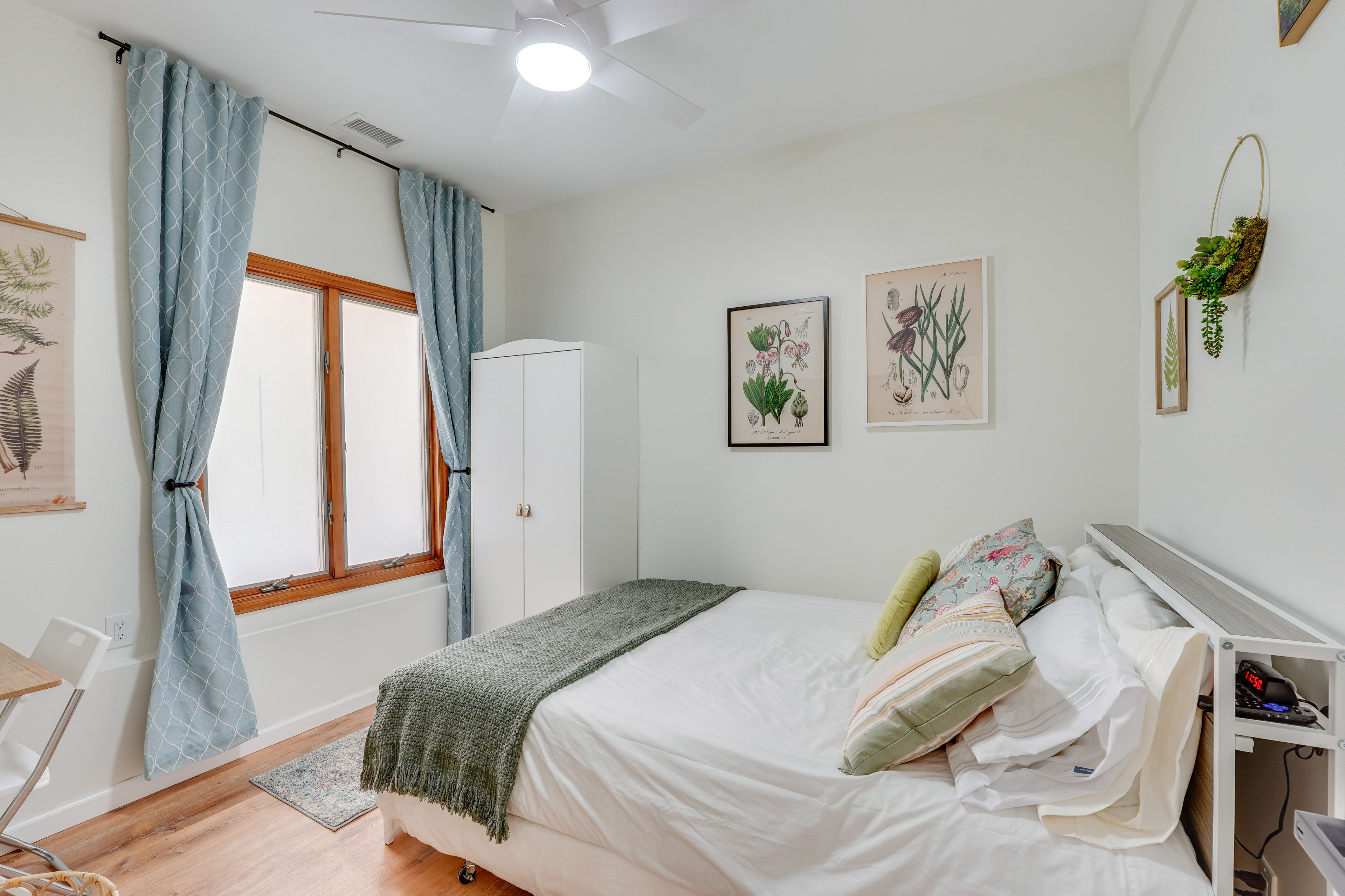 Bedroom 1 | 1st Floor | Queen Bed