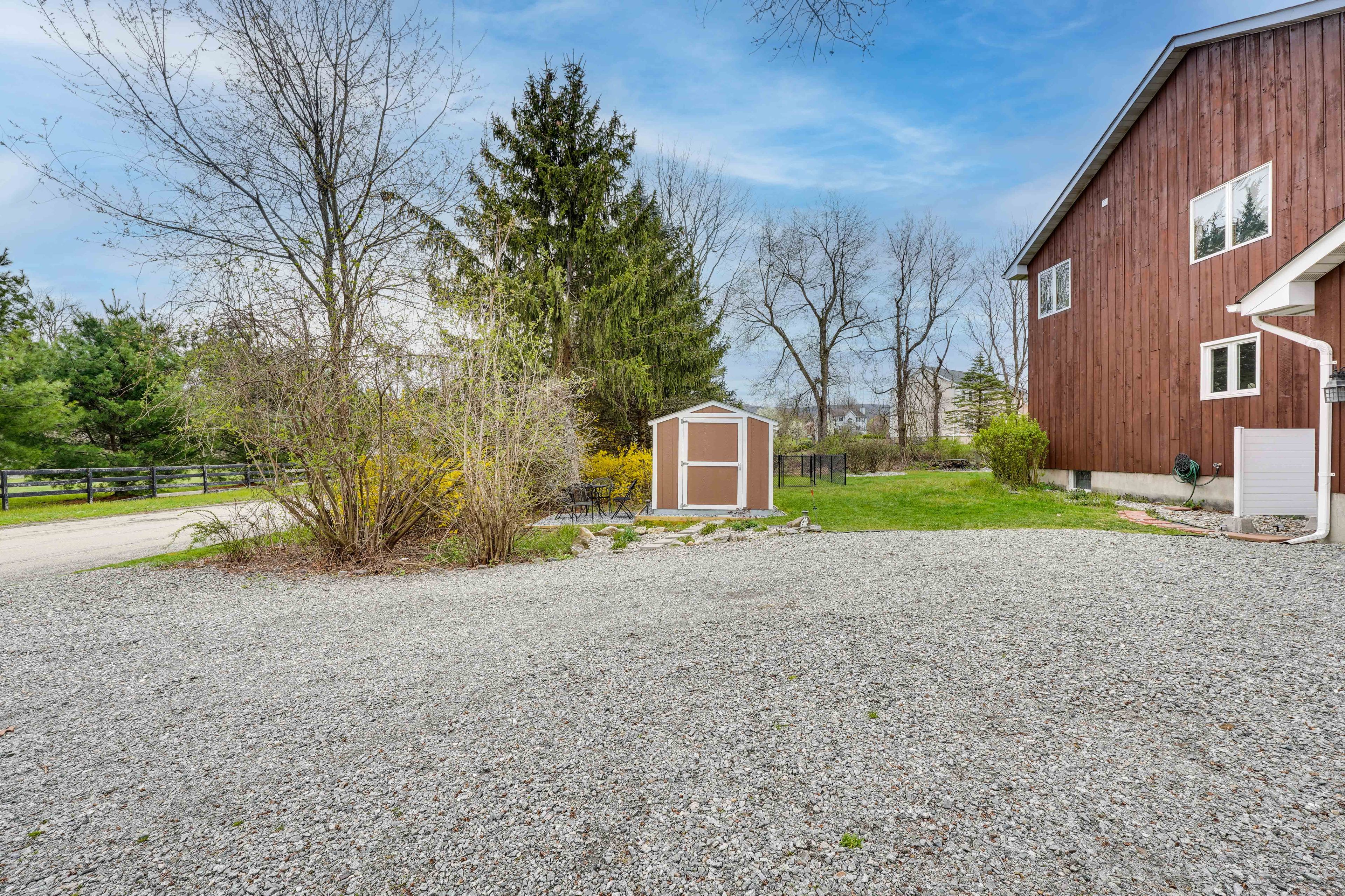 Parking | Gravel Driveway (2 Vehicles)