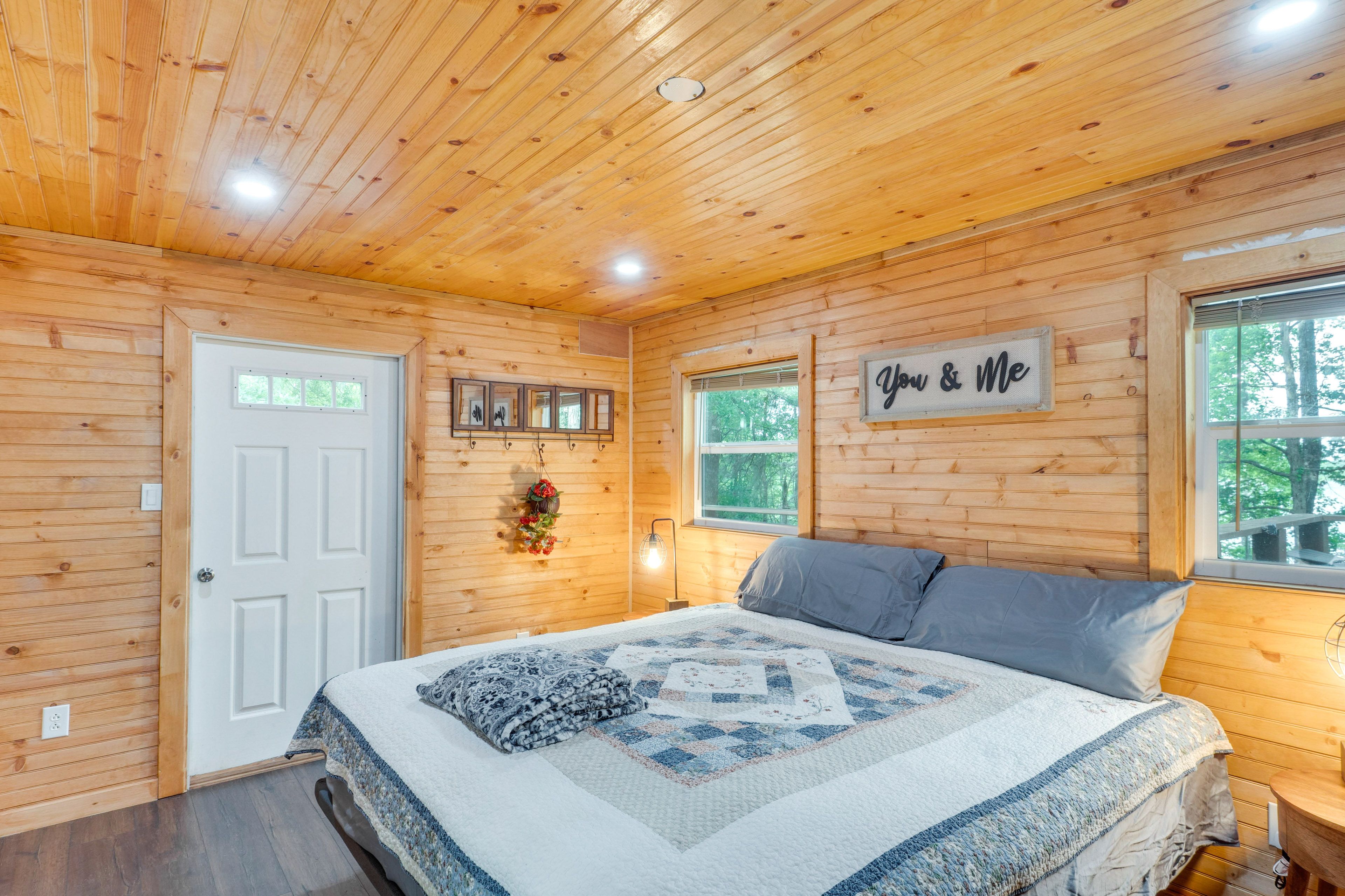 Bedroom 1 | King Bed | Smart TV