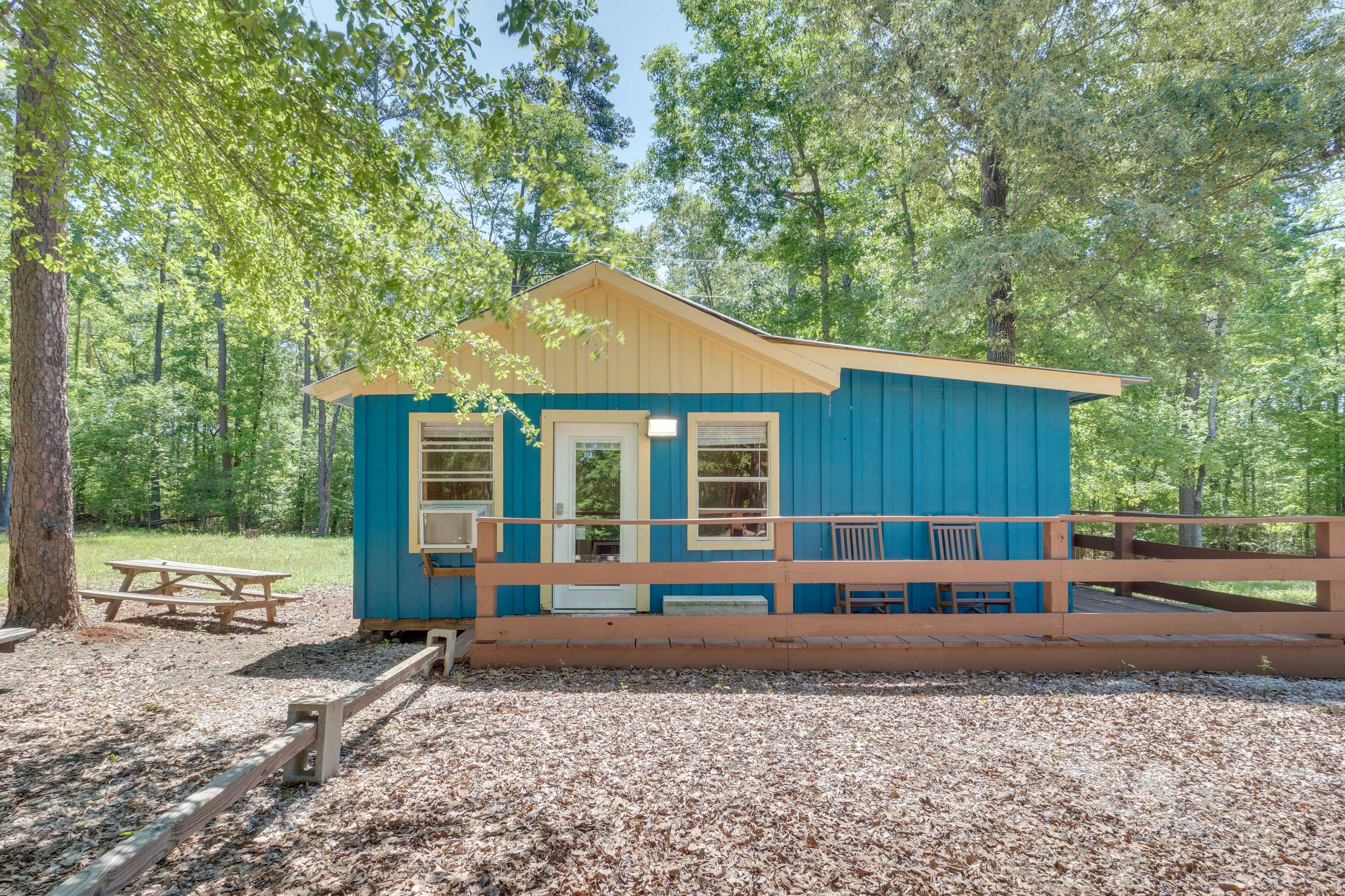 Hemphill Vacation Rental | 1BR | 1BA | 450 Sq Ft | 2 Steps to Enter