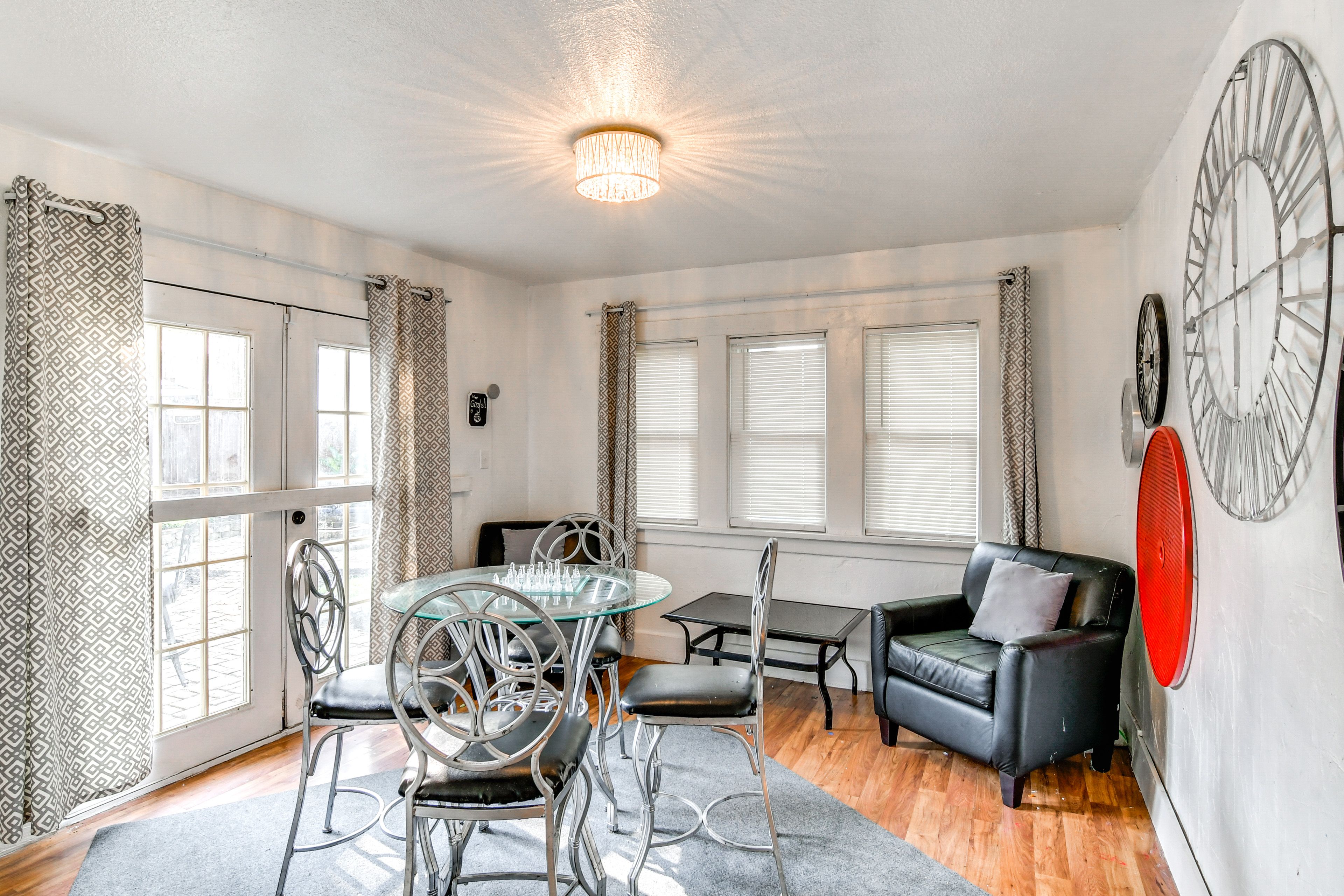 Sitting Room | 1st Floor