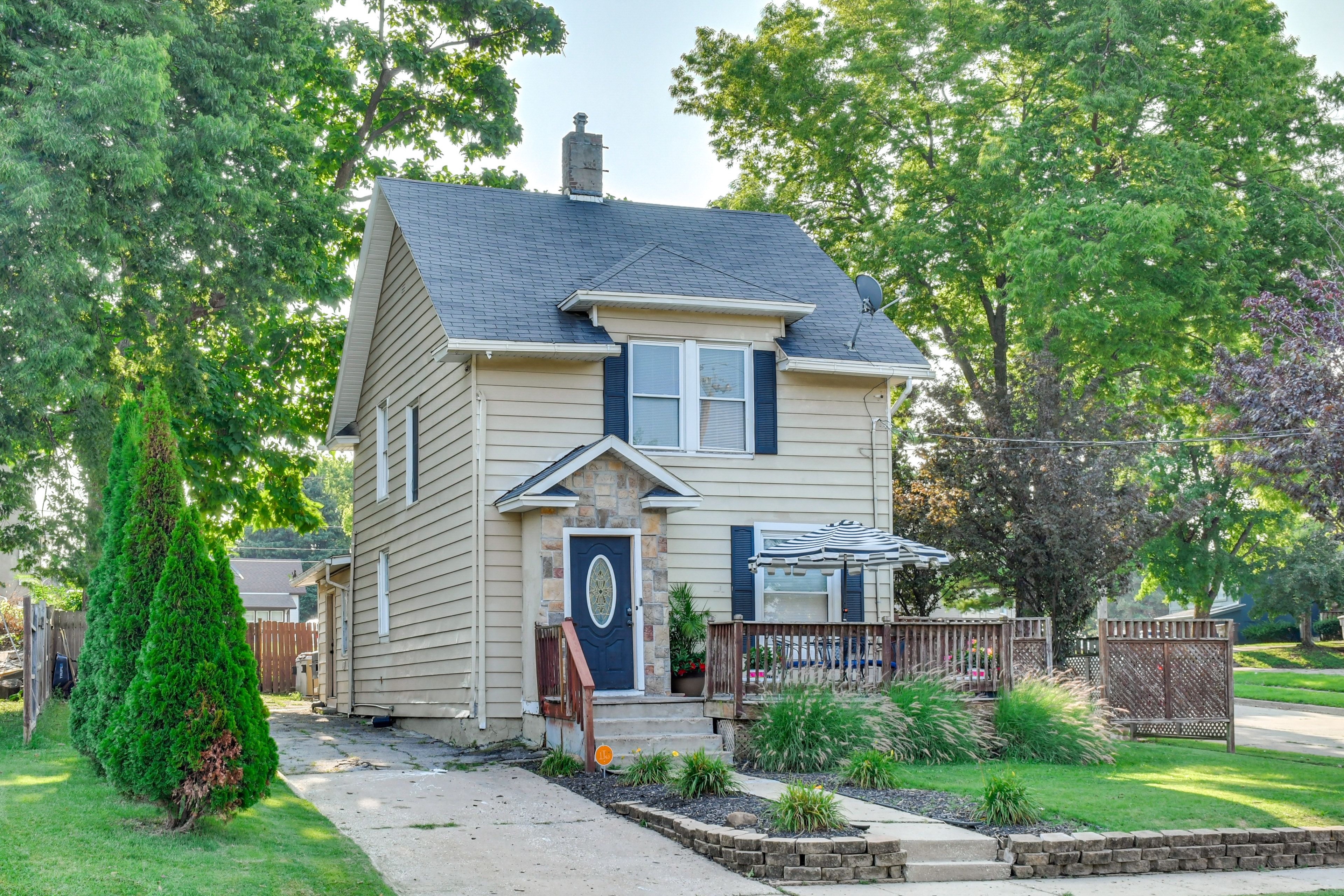 Exterior | 2-Story Home | Front Deck