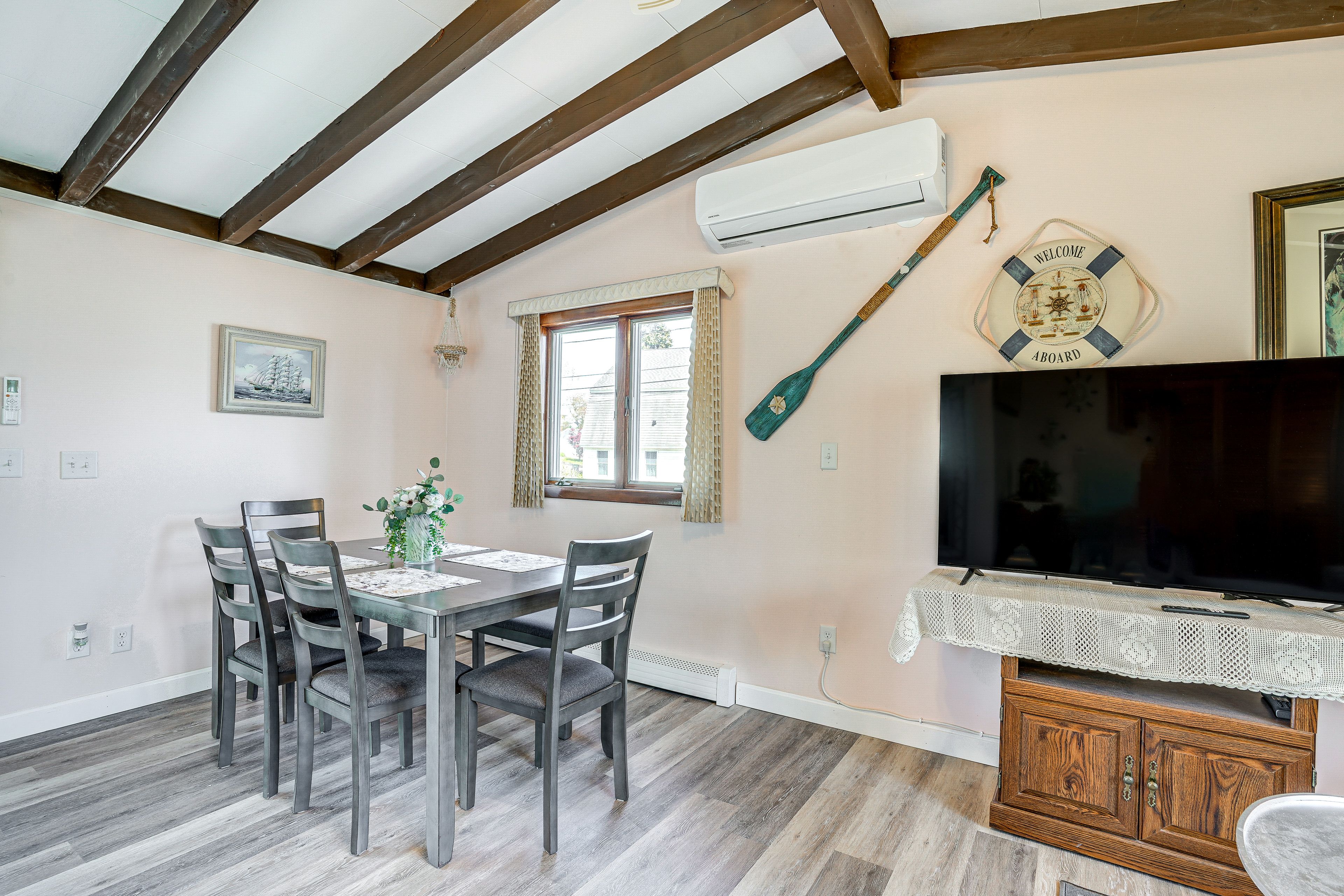 Dining Area | Dishware/Flatware