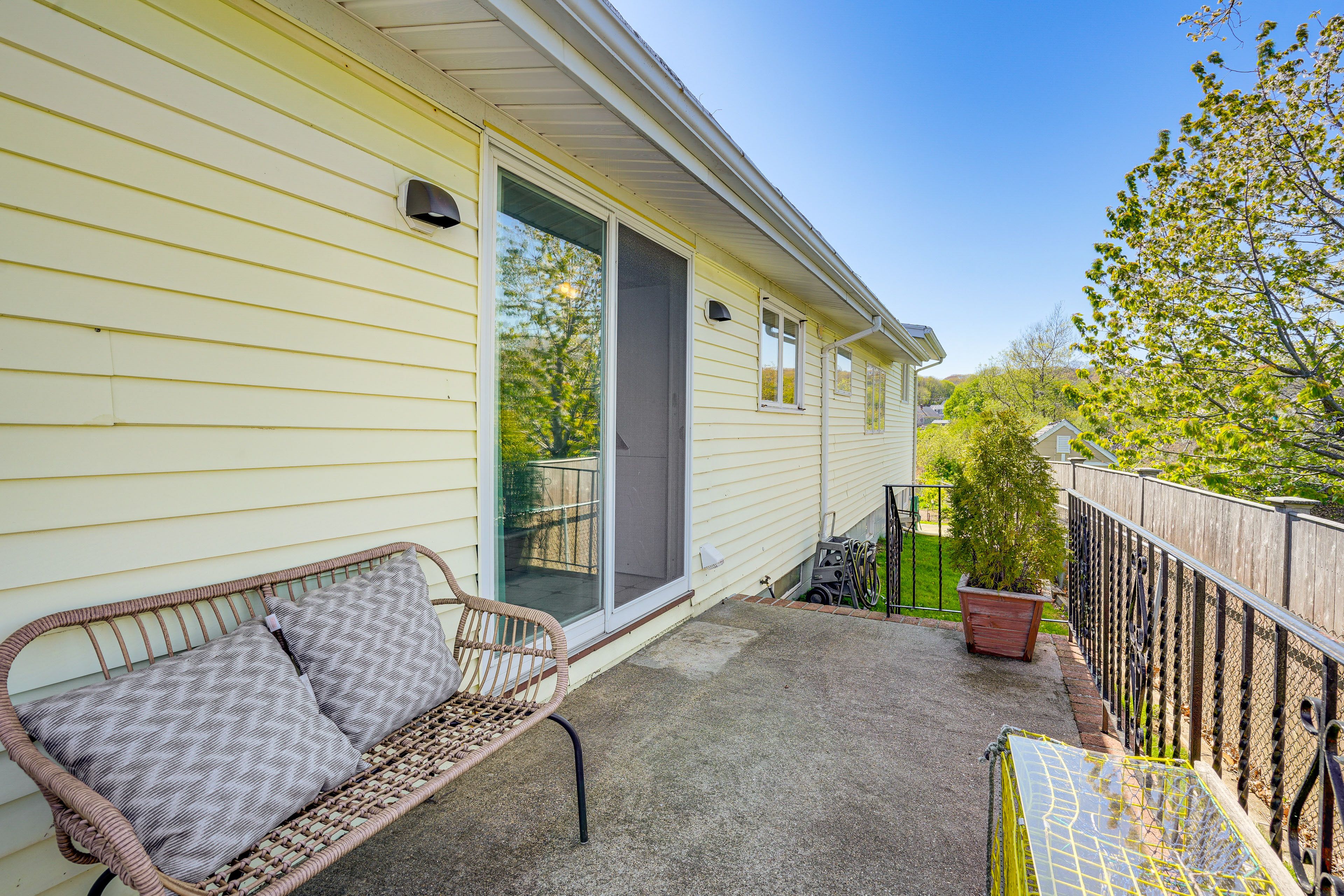 Deck | Outdoor Seating