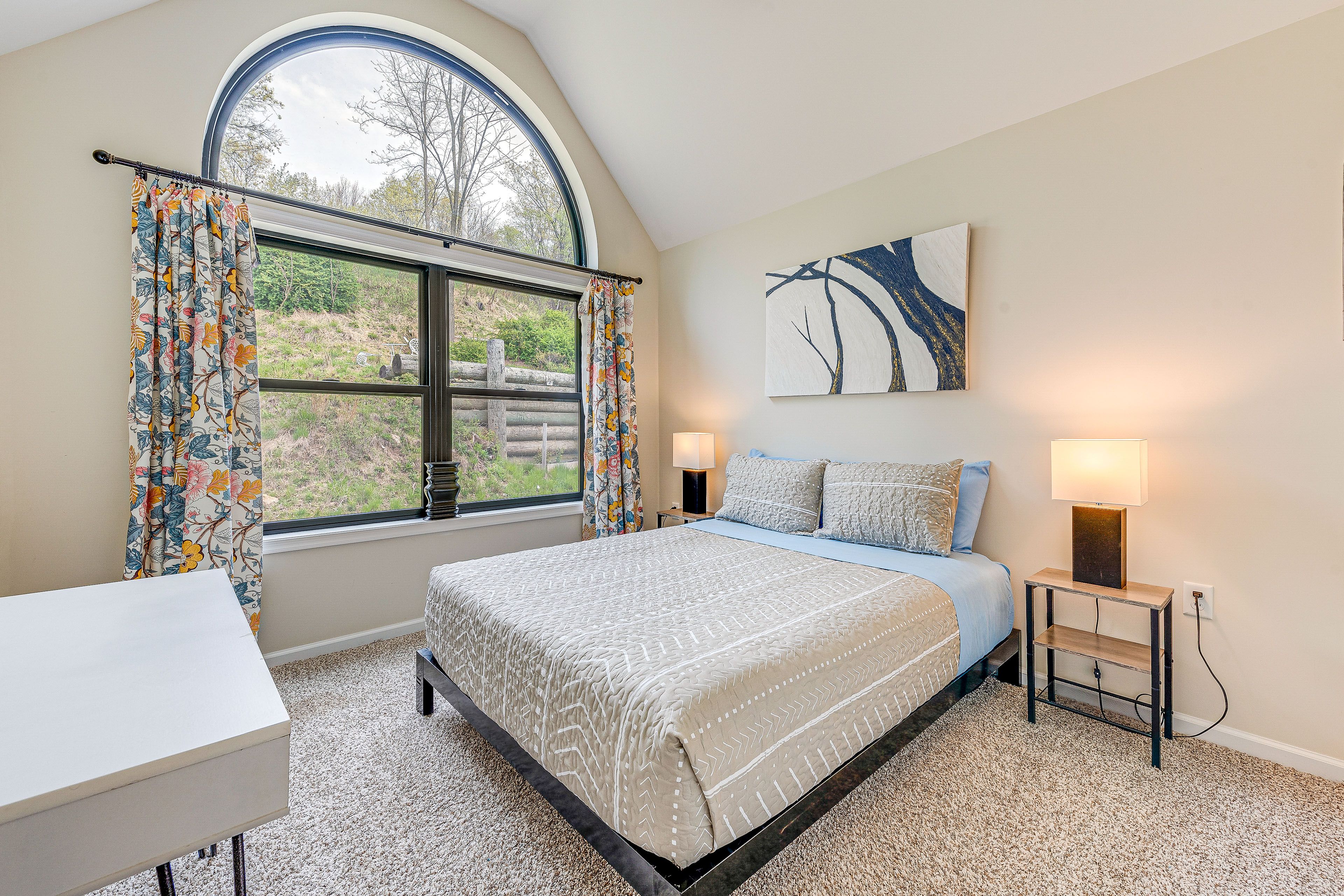 Bedroom 2 | Queen Bed | Laptop-Friendly Workspace