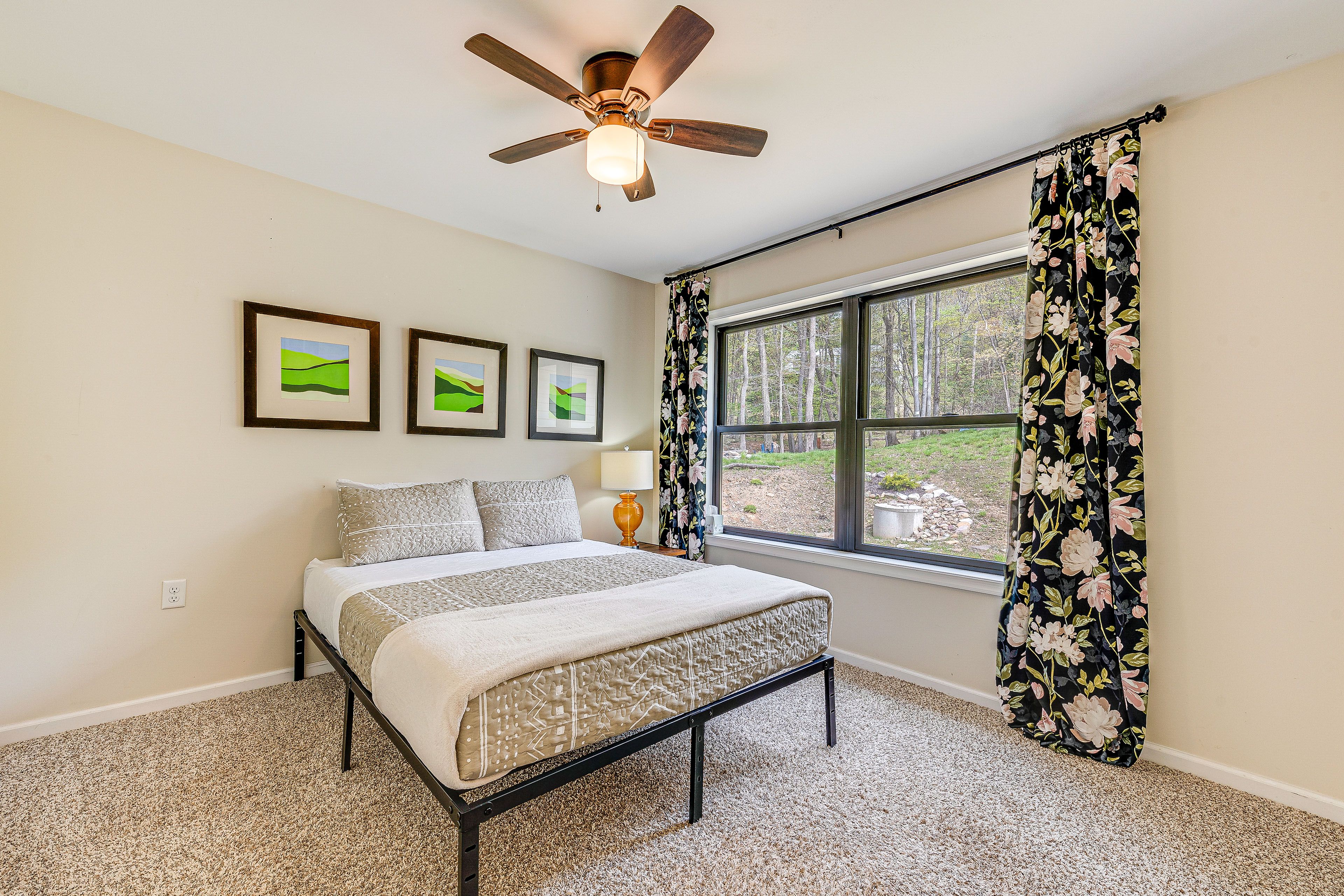 Bedroom 3 | Queen Bed
