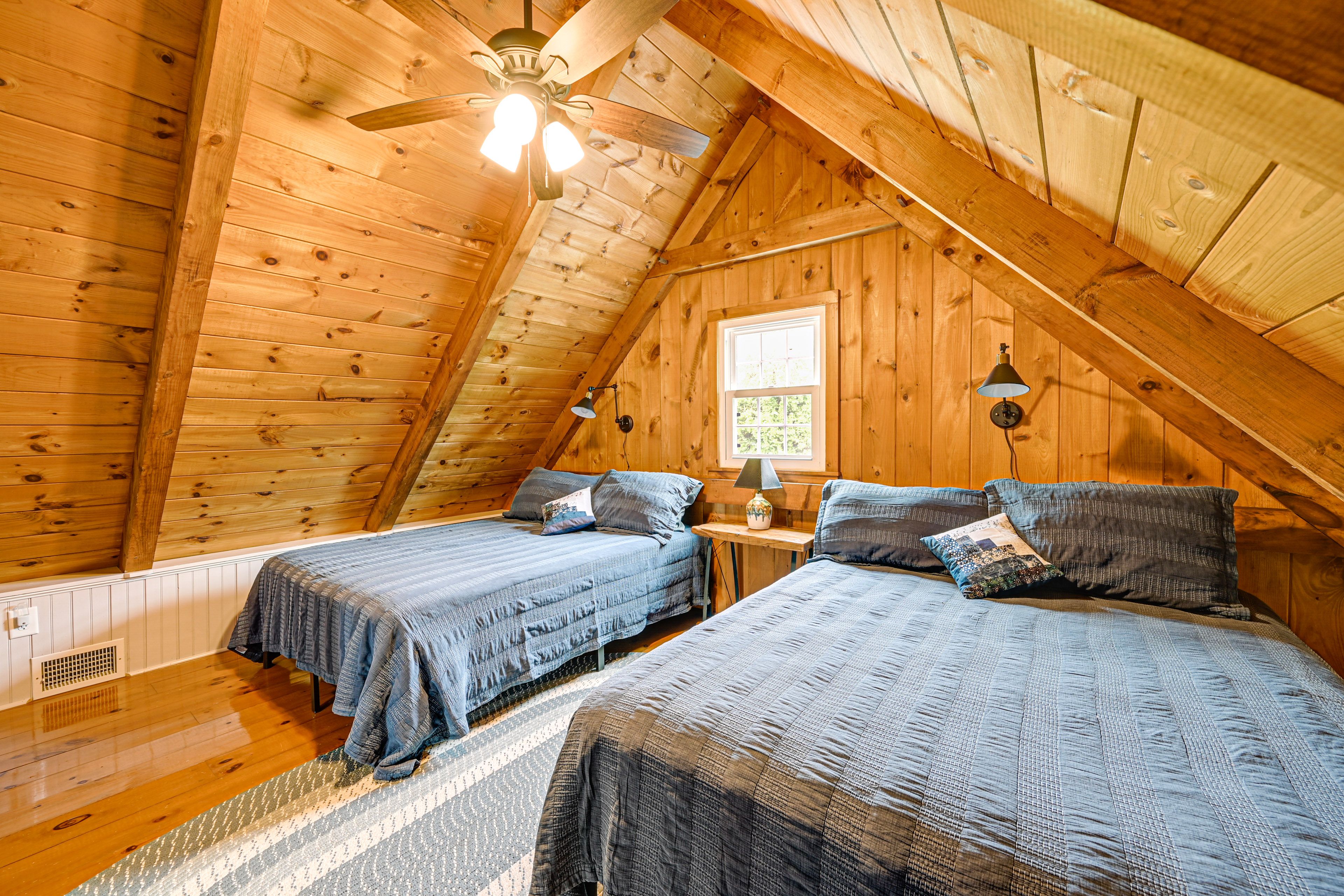 Bedroom 4 (Loft) | 3rd Floor | 2 Queen Beds | Queen Futon | Smart TV