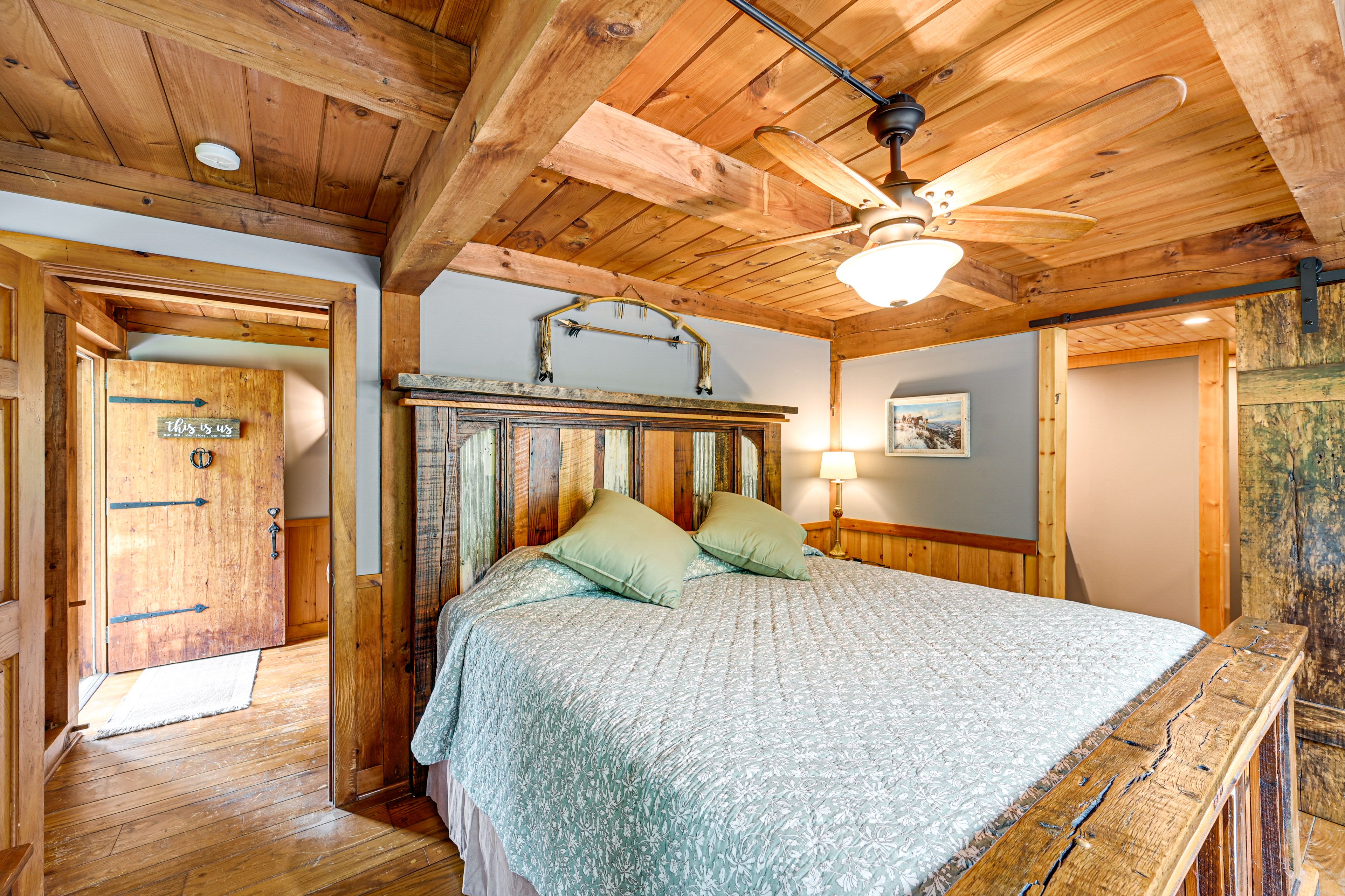 Bedroom 1 | 1st Floor | King Bed | Smart TV | Linens Provided
