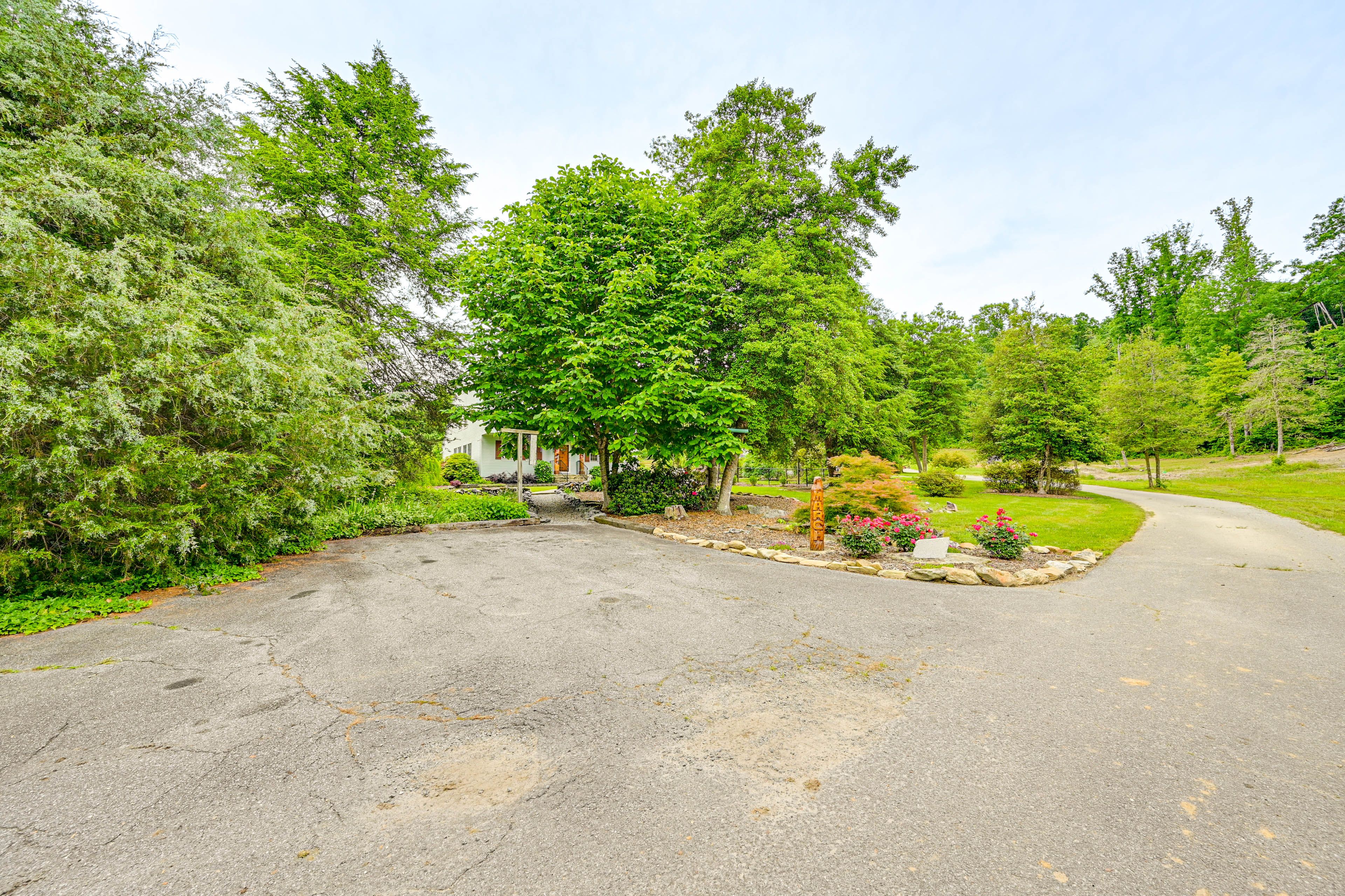 Parking | Driveway (6 Vehicles) | RV/Trailer Parking Allowed On-Site