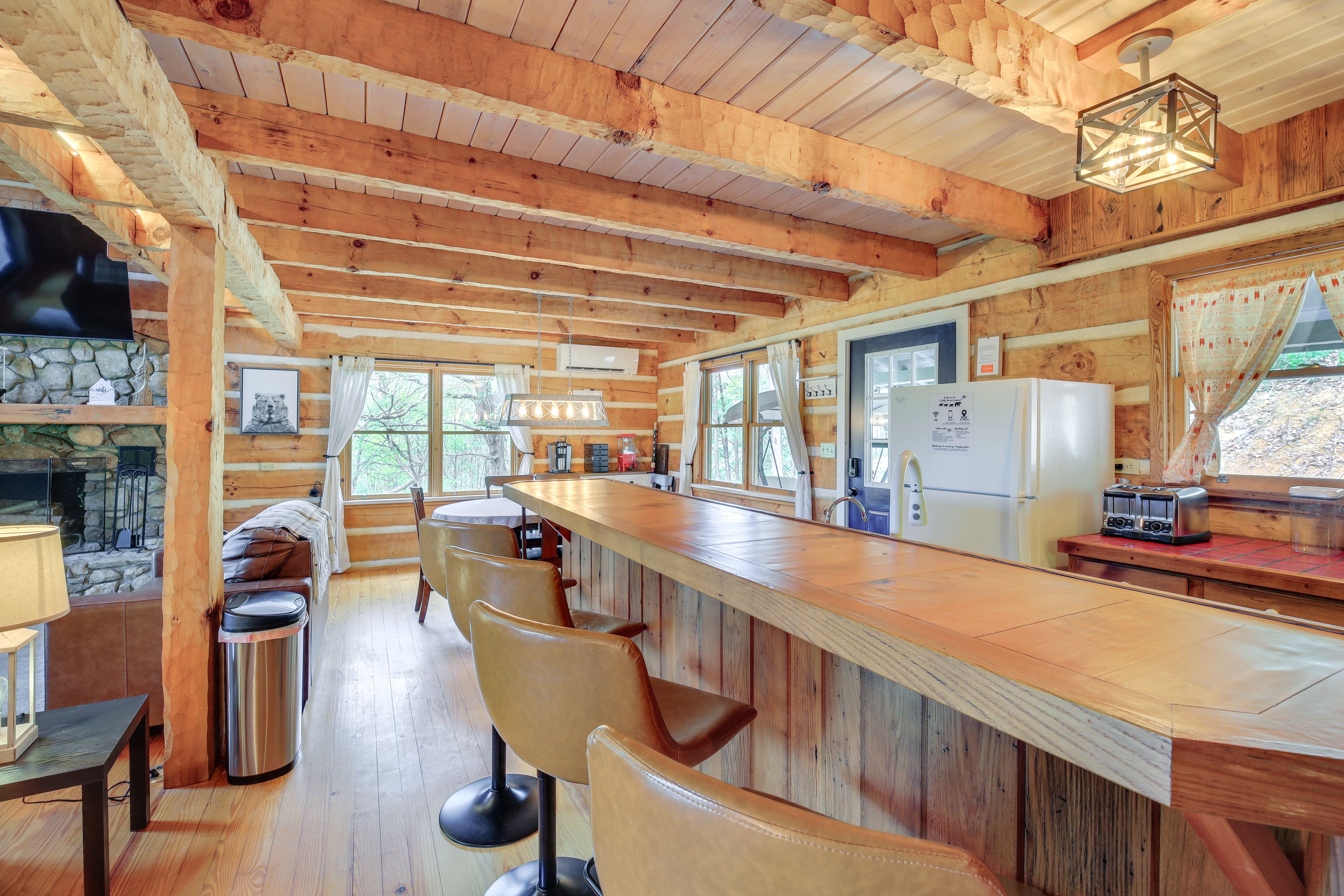 Breakfast Bar | Main Level