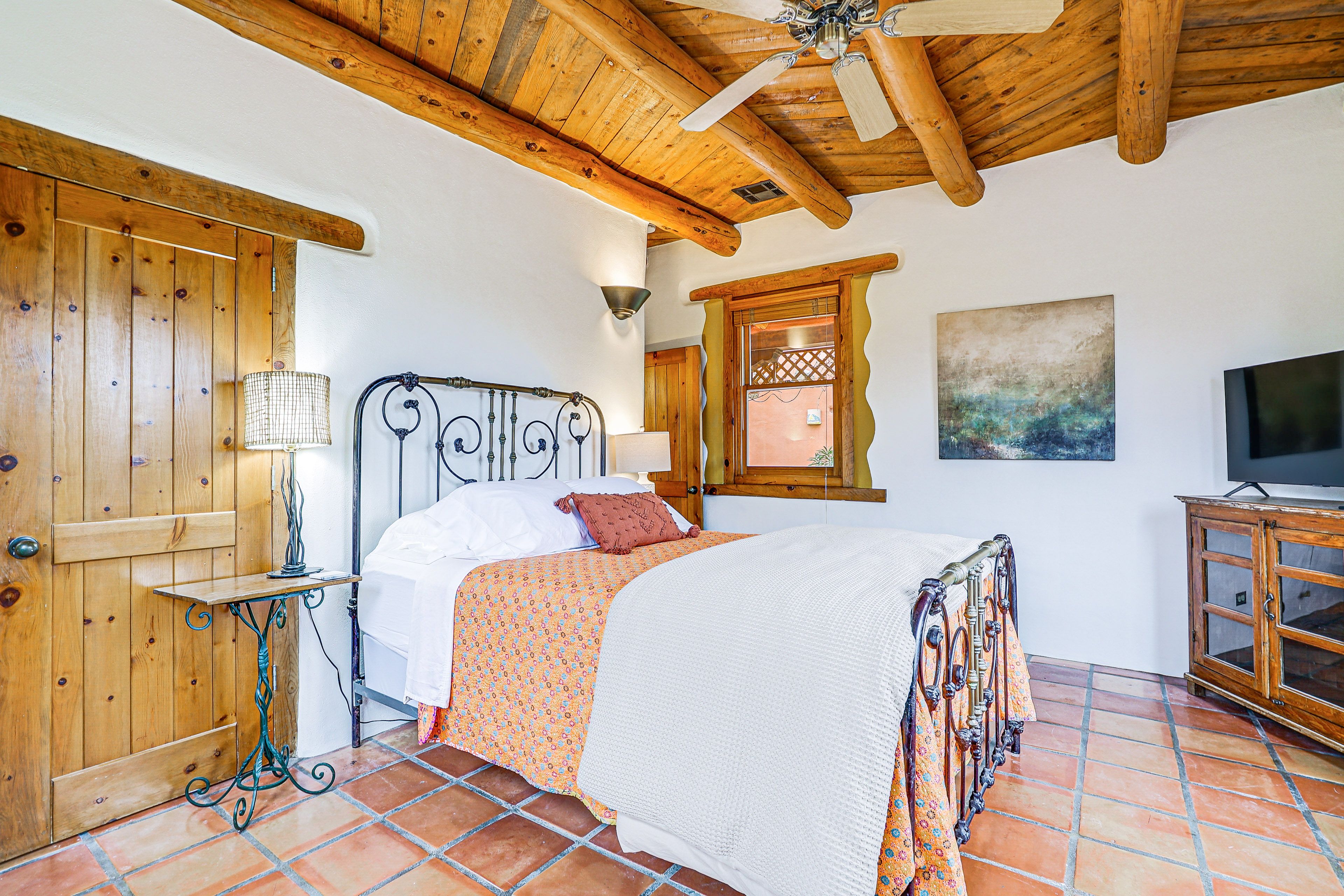 Bedroom 3 | Queen Bed
