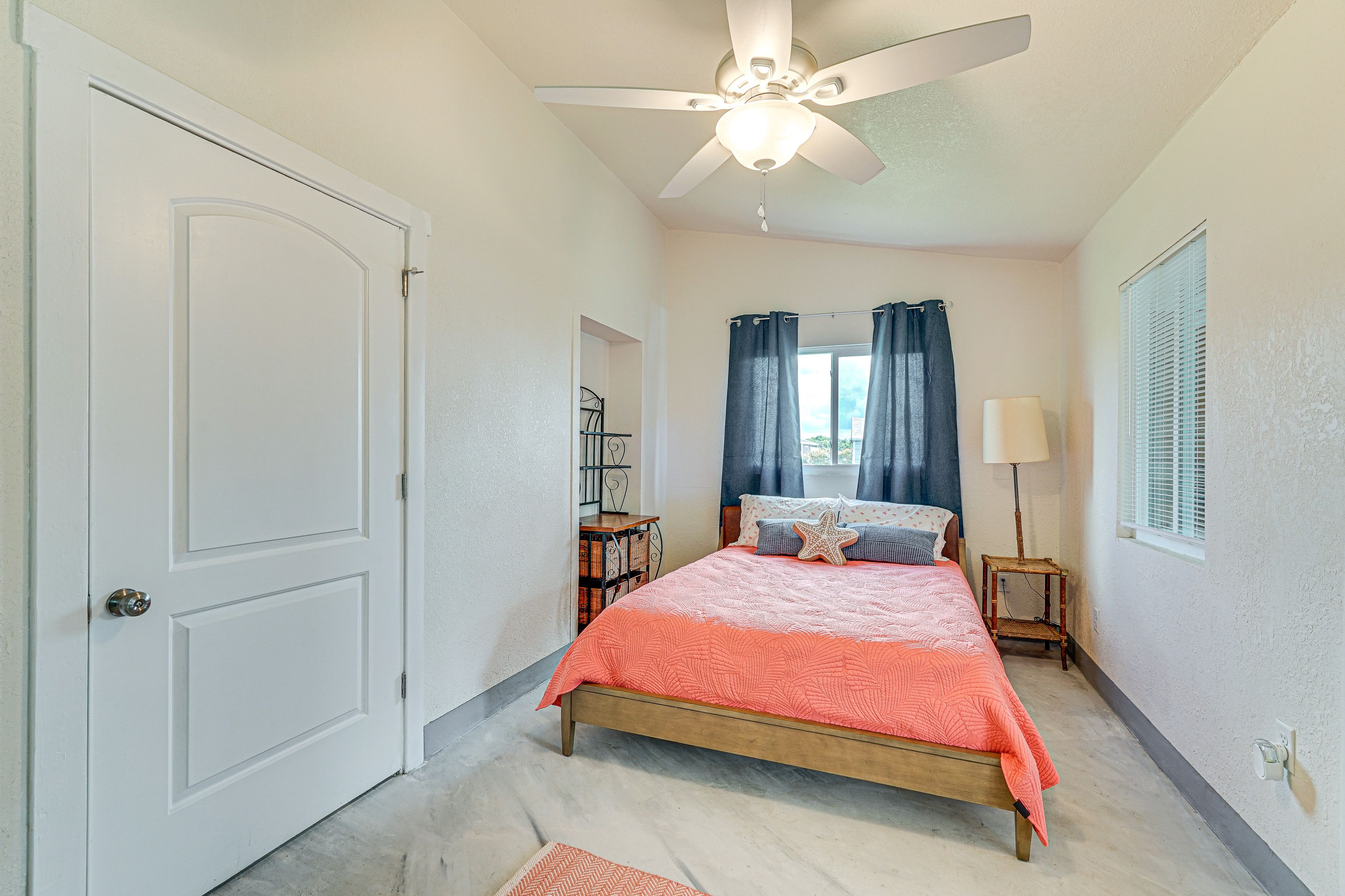 Bedroom 3 | Queen Bed
