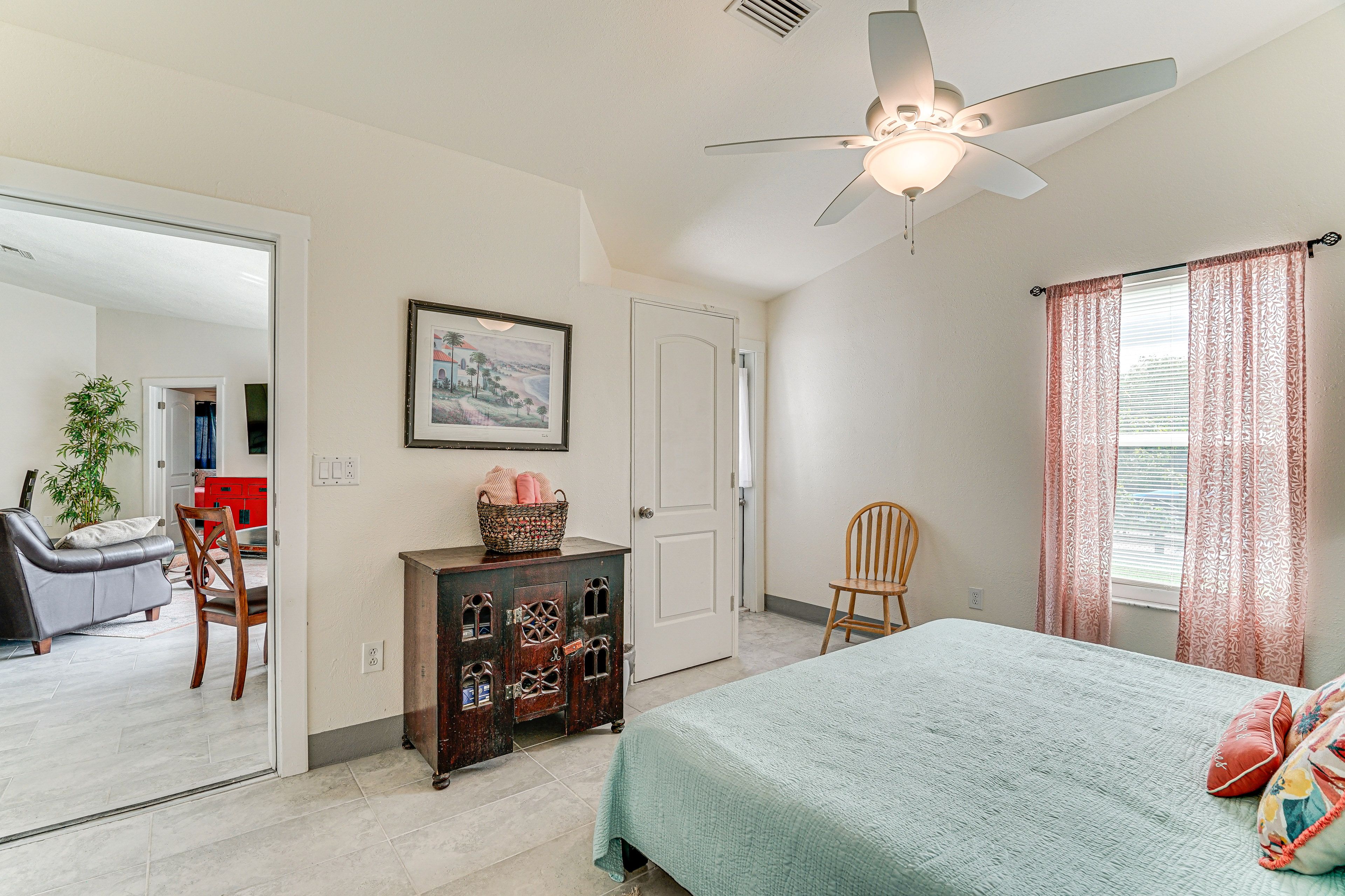Bedroom 2 | King Bed