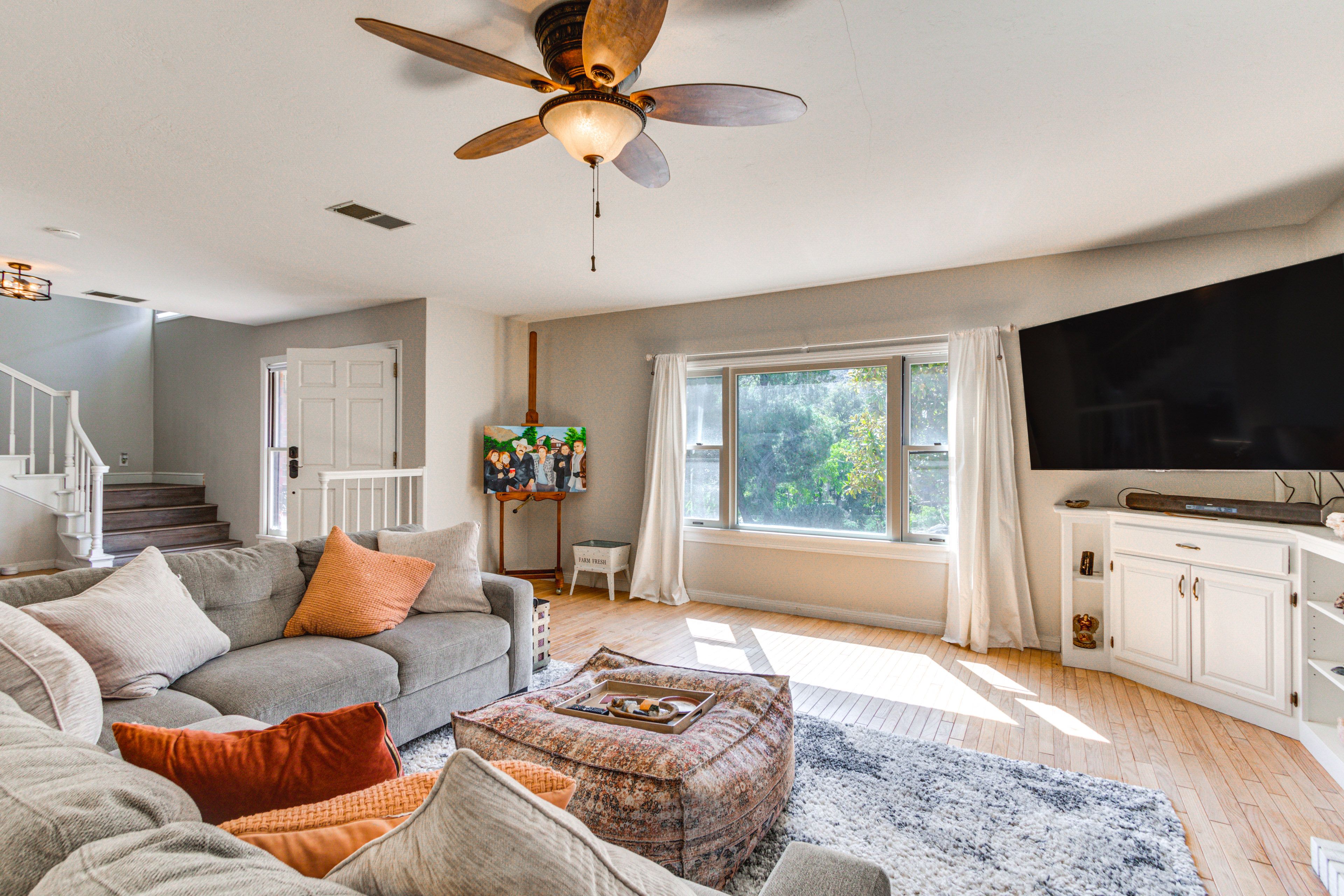 Living Room | 1st Floor | Free WiFi
