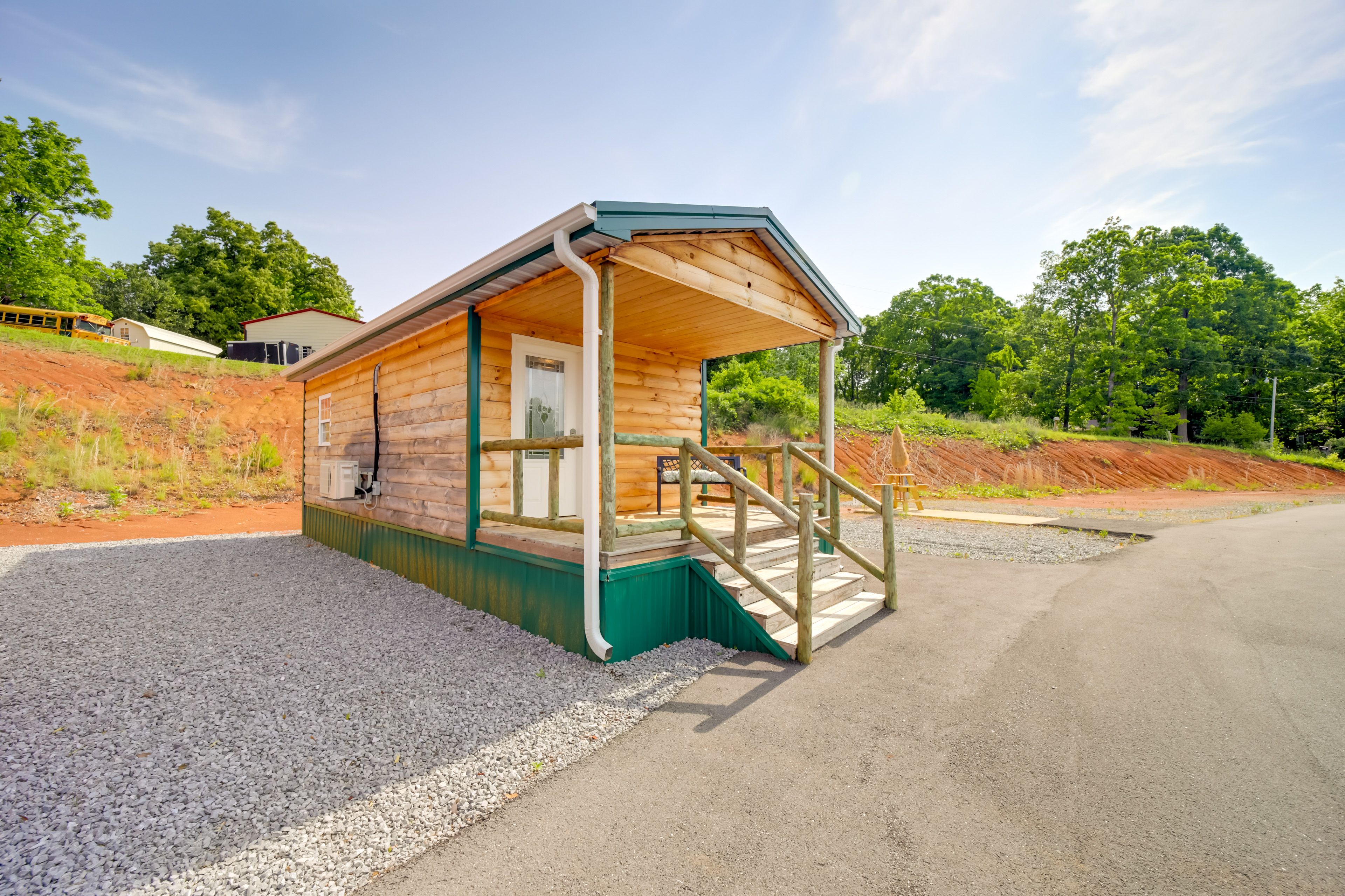 Parking | Driveway (1 Vehicle) | Street Parking