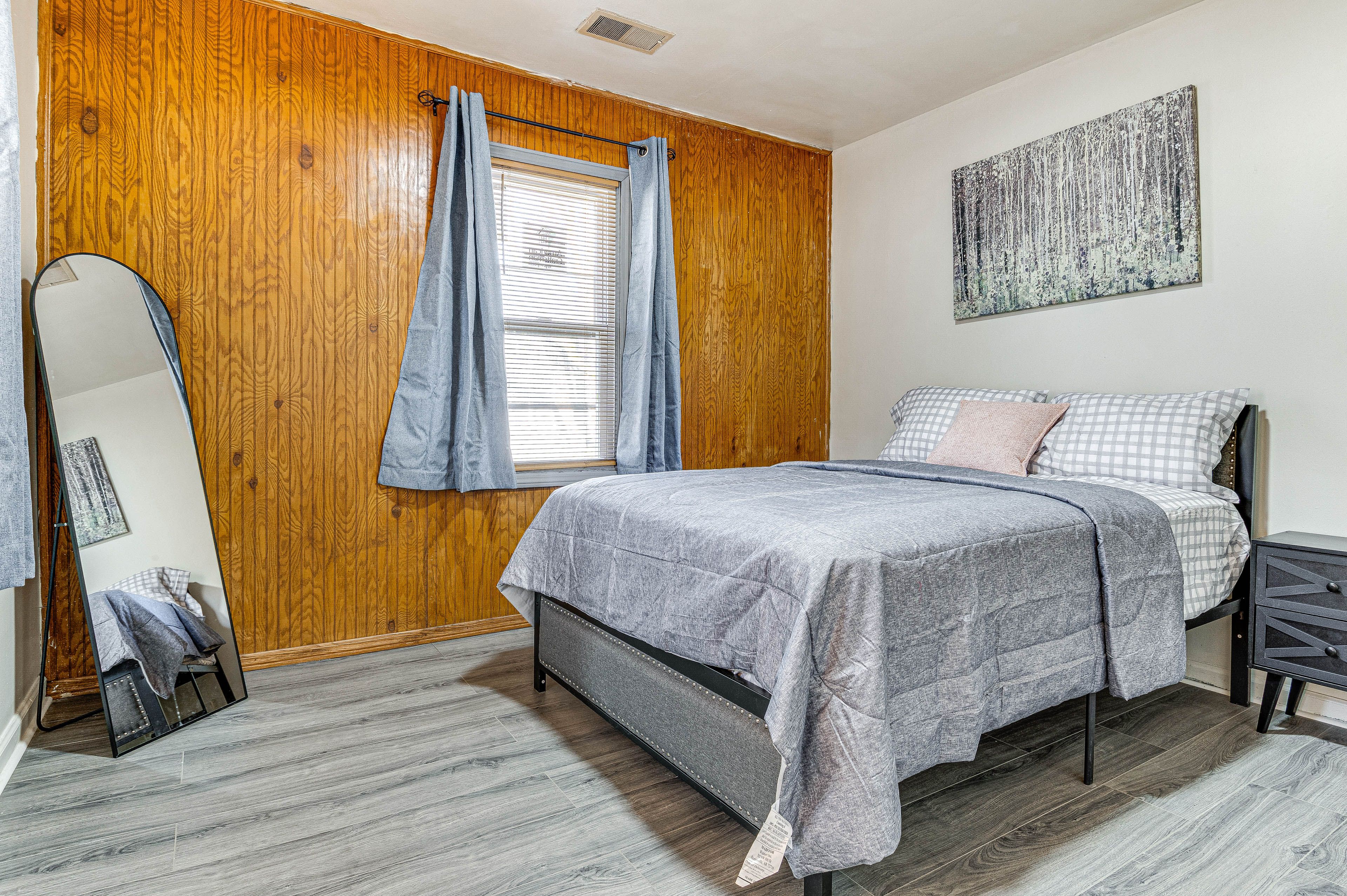 Bedroom 1 | Queen Bed | Linens Provided