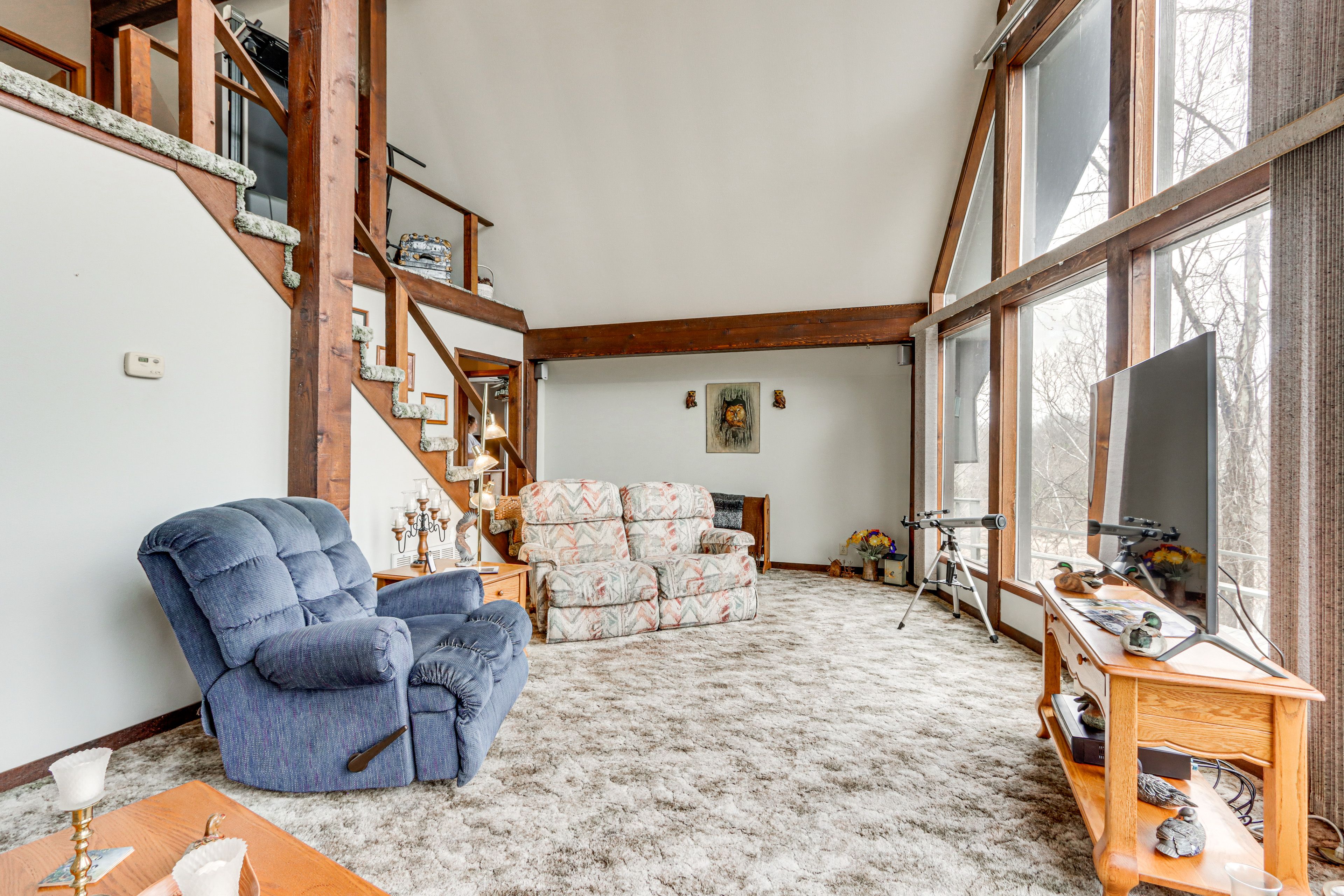 Living Room | 1st Floor | Smart TV | River Views