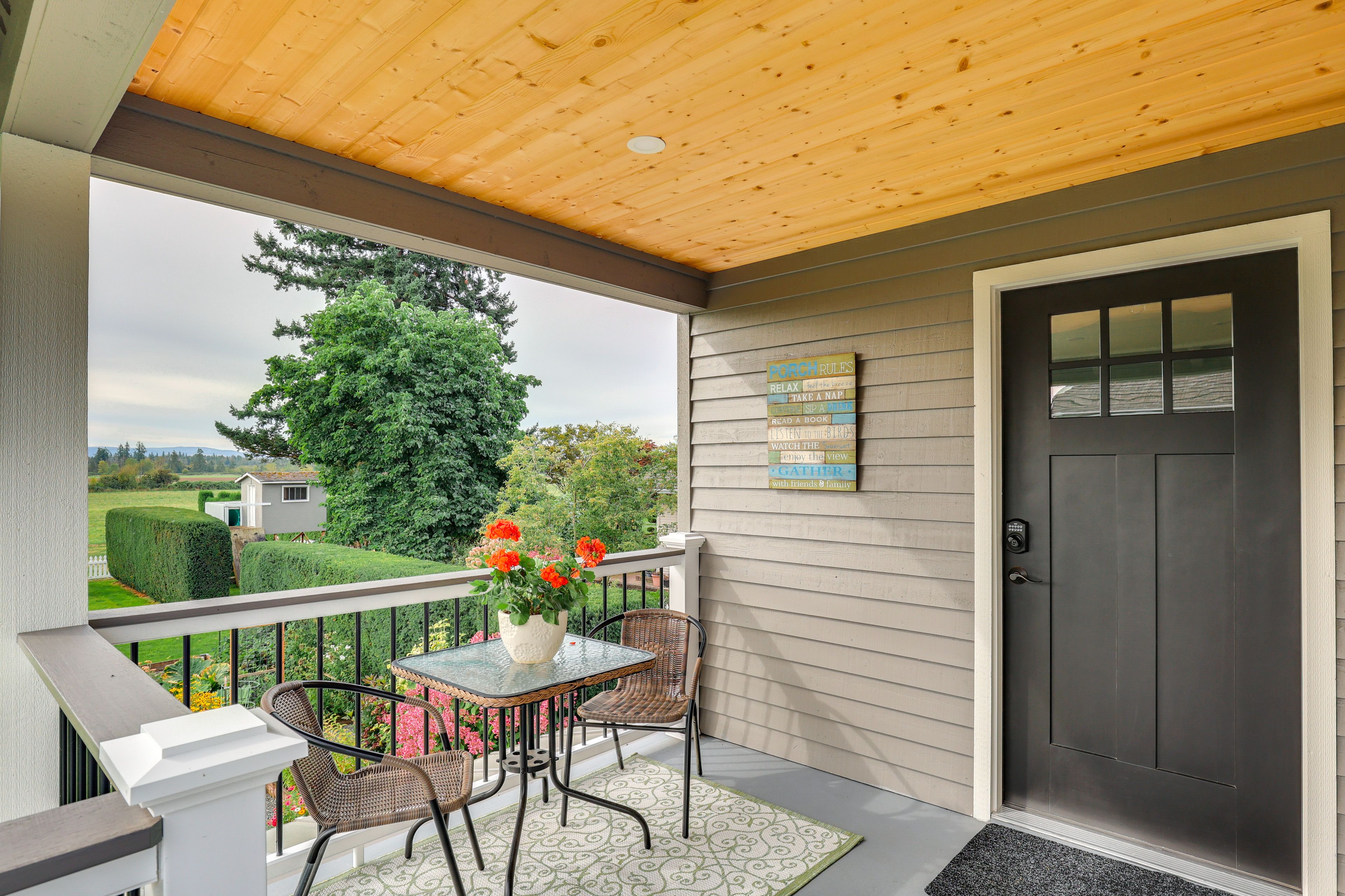 Balcony | Outdoor Dining Area