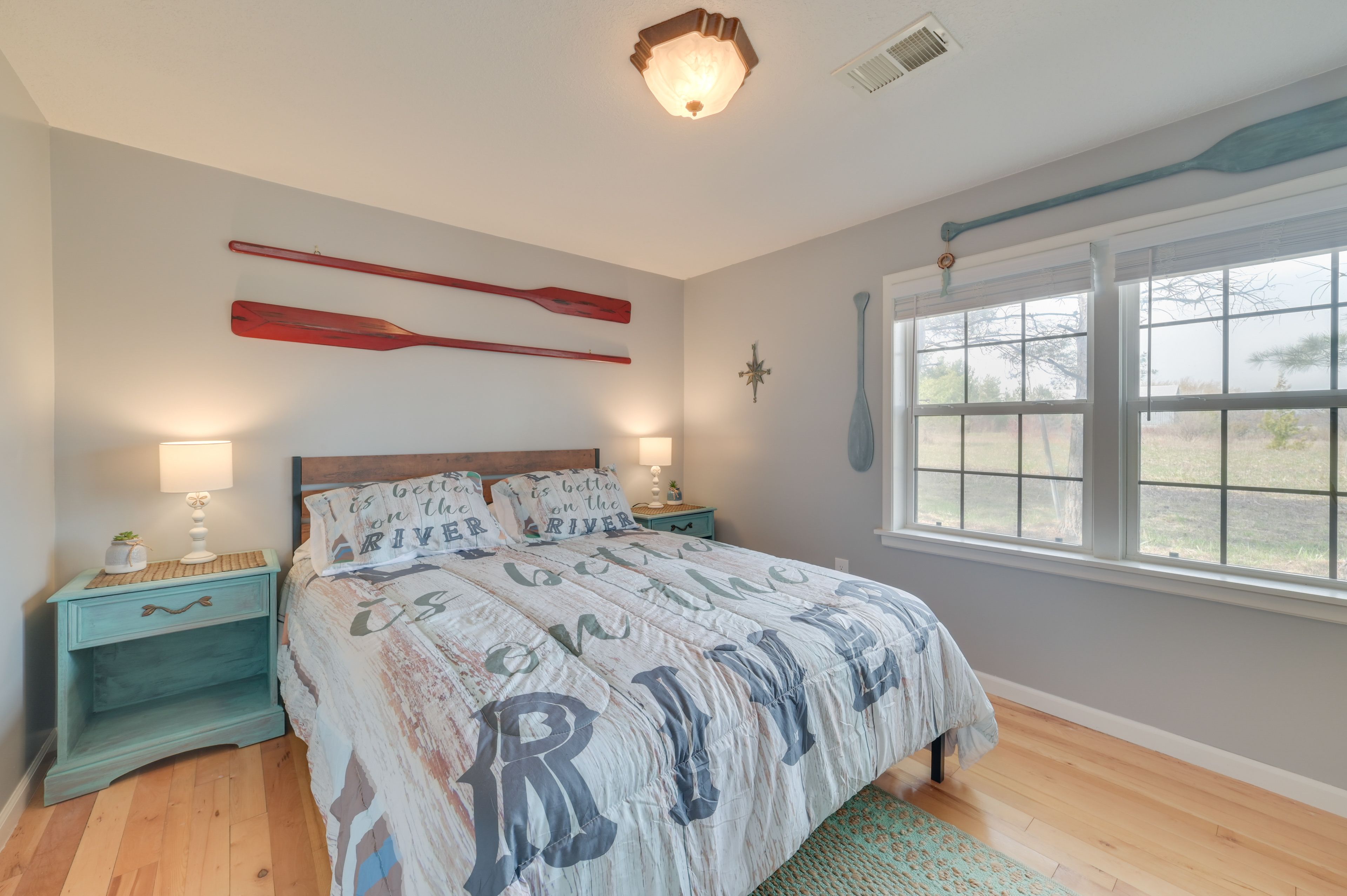 Bedroom 2 | Queen Bed | Smart TV | 1st Floor