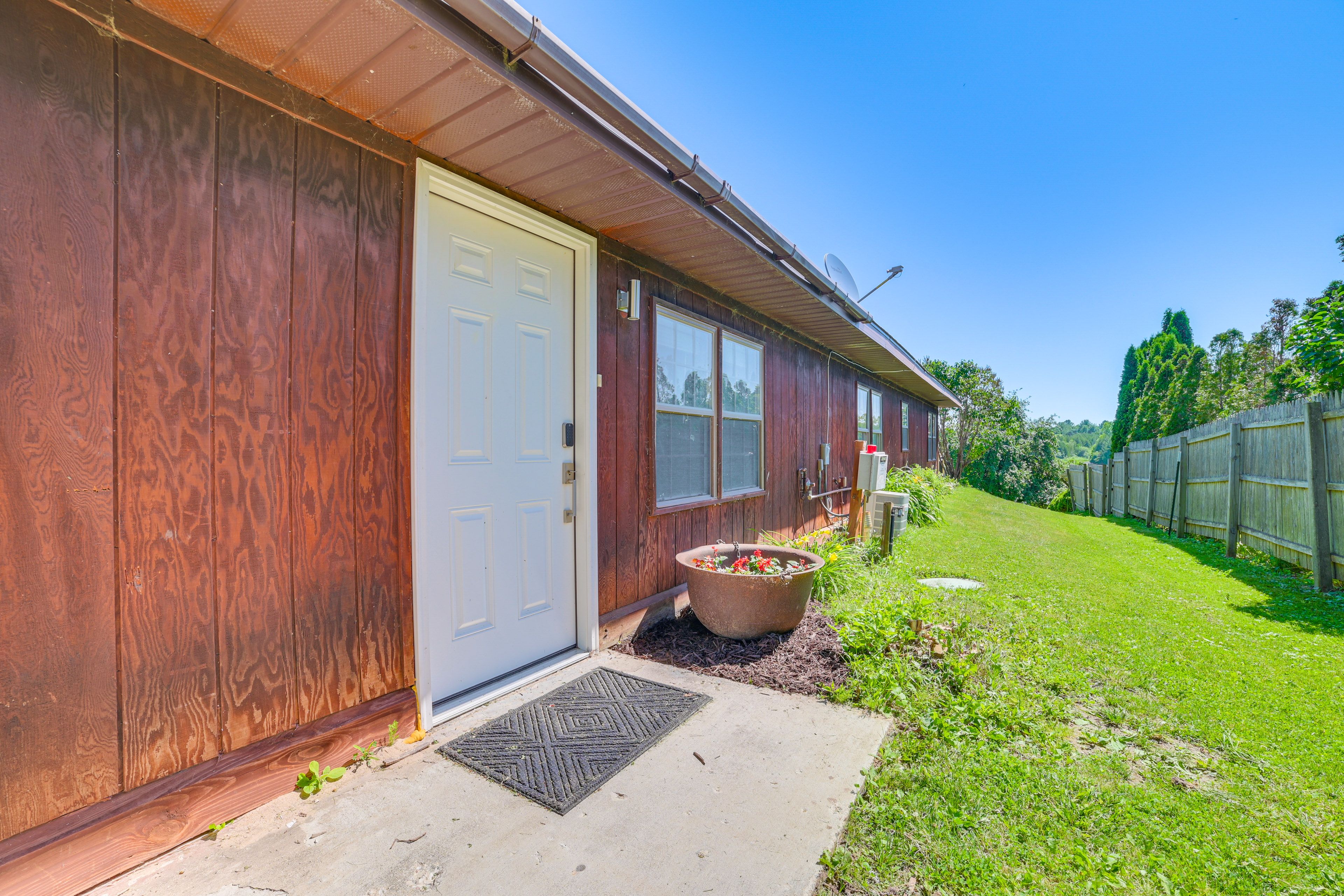 House Exterior | Keyless Entry