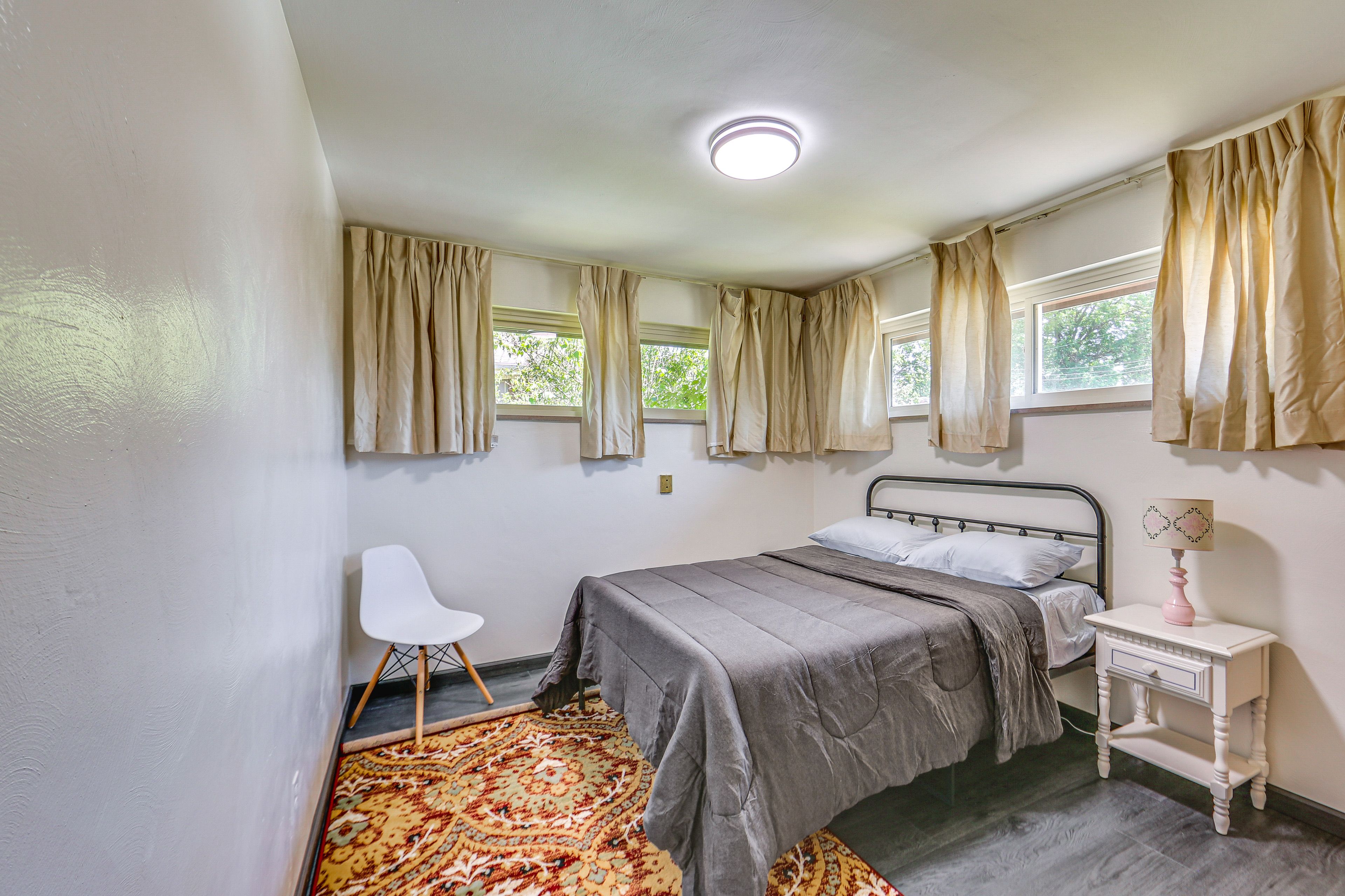 Bedroom 2 | Queen Bed